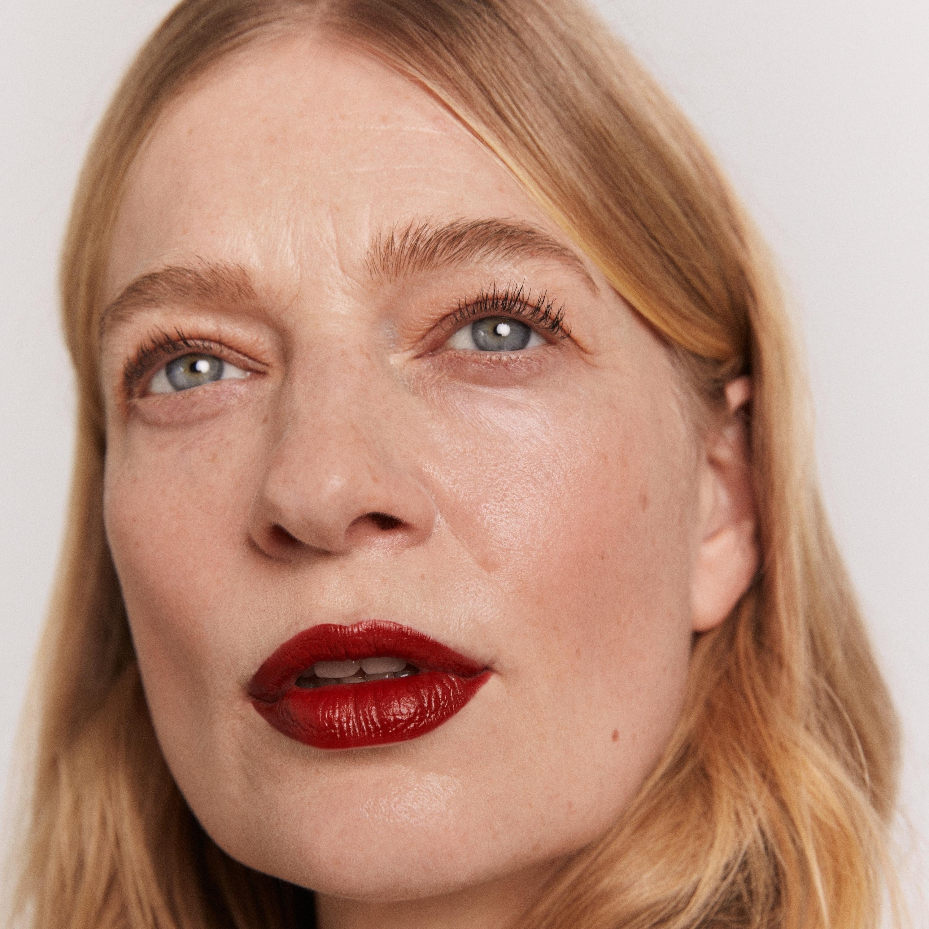Matte Liquid Lipstick - Long Lasting, Vegan & Cruelty Free - KW Red (Perfect for Everyday Wear, Parties & Special Occasions)