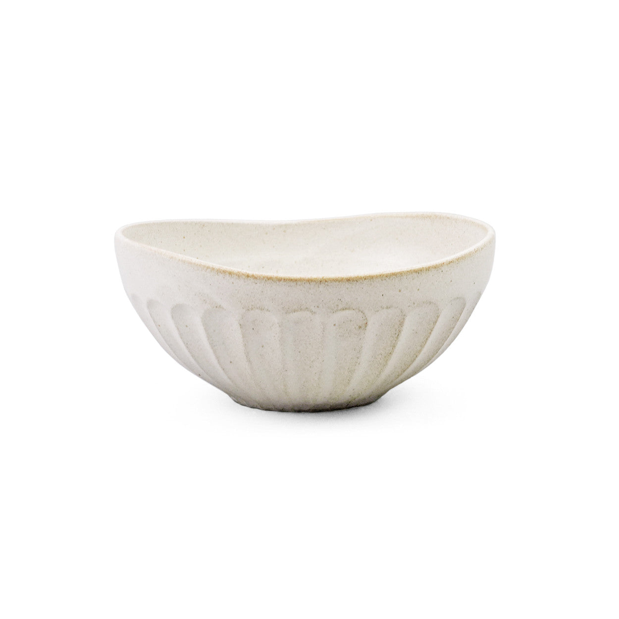 Kobiki Ivory Kobachi Bowl - Handcrafted Shaved Design - 13 fl oz / 5.3 inch Diameter - Perfect for Japanese Cuisine, Sushi, Sashimi & Small Dish Serving