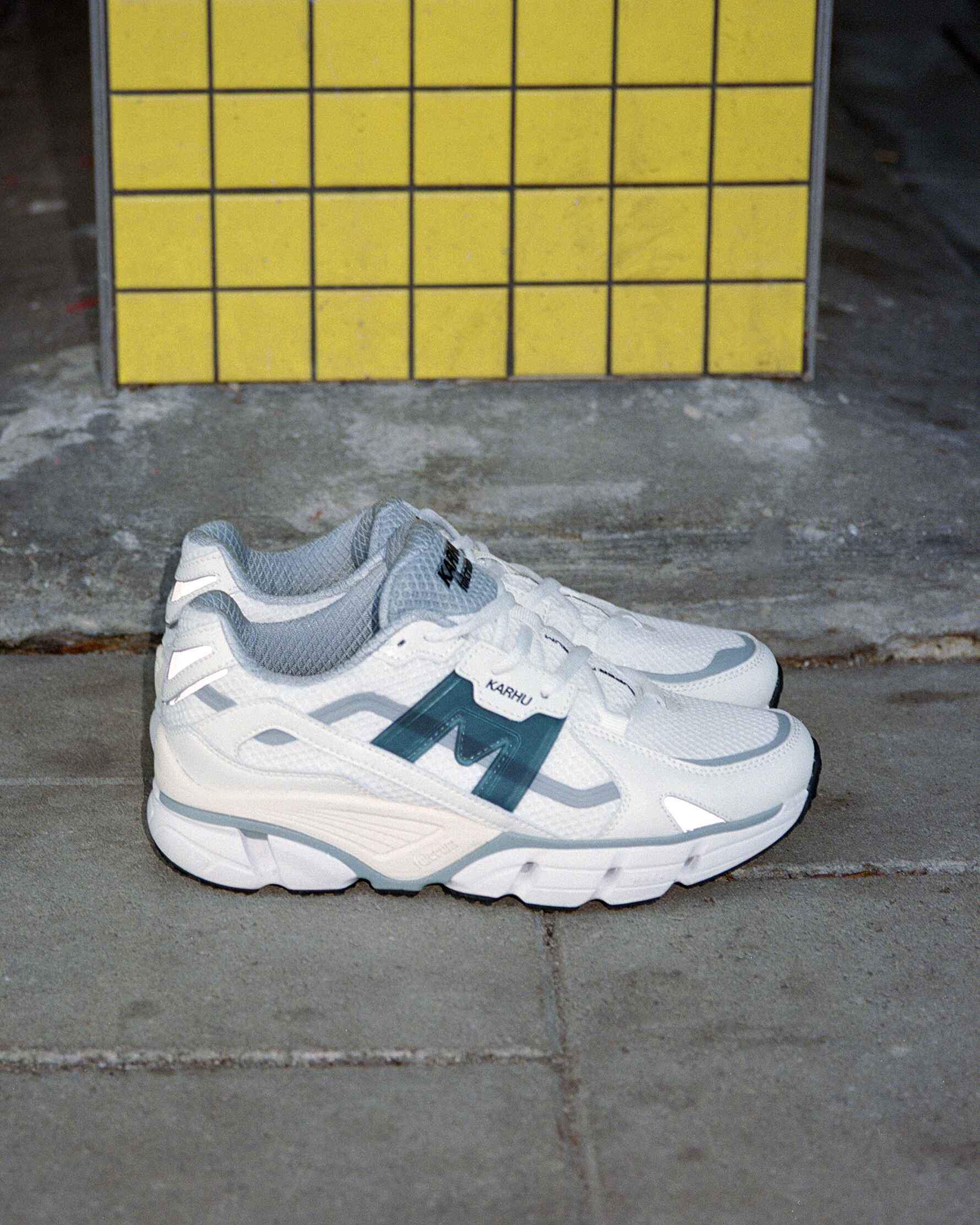 Super Fulcrum White / Deep Navy - Premium Quality for Home, Office & Outdoor Use