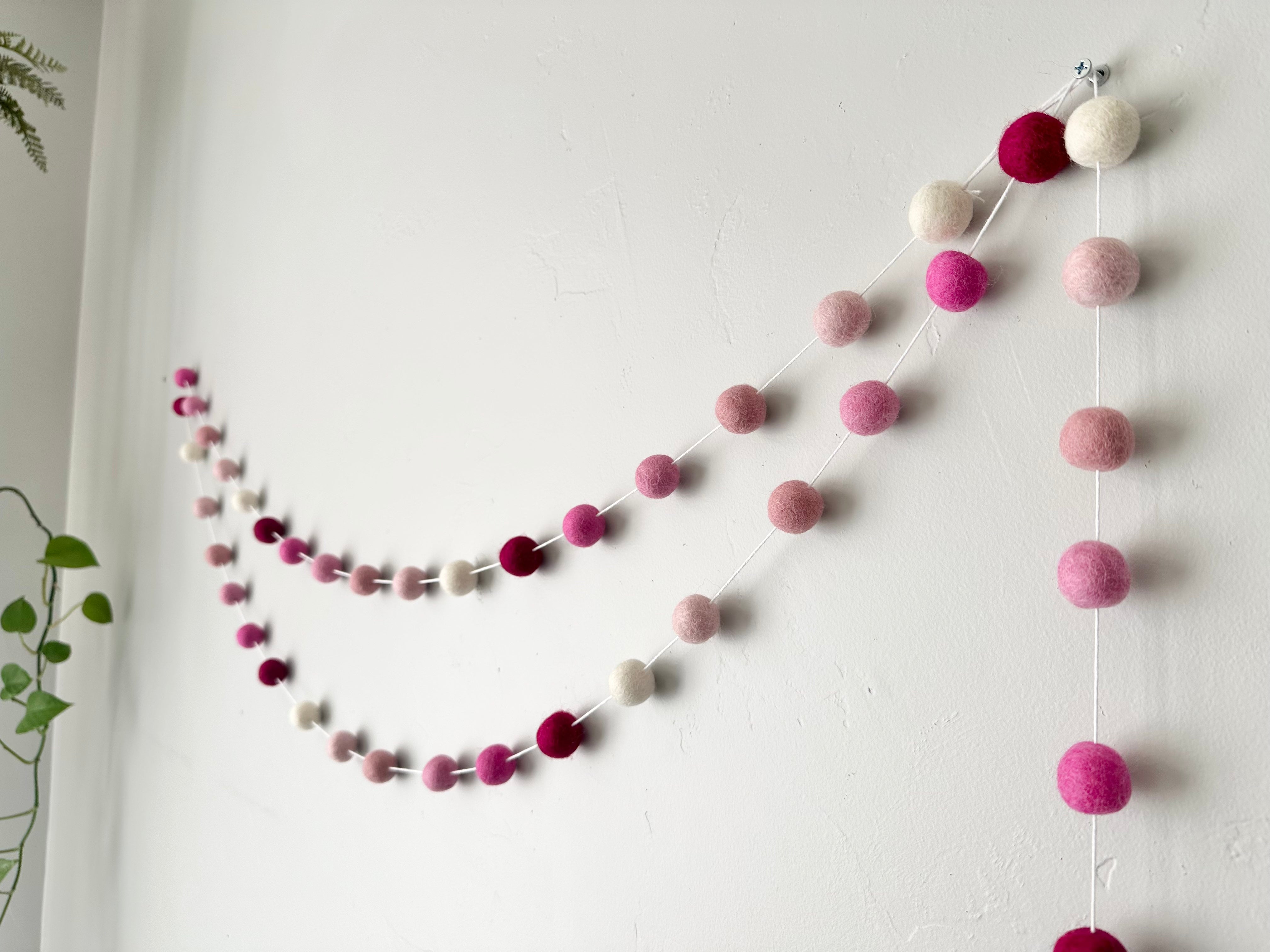 Pink Gradient Garland - Elegant Floral Party Decor for Weddings, Baby Showers & Home Decorations