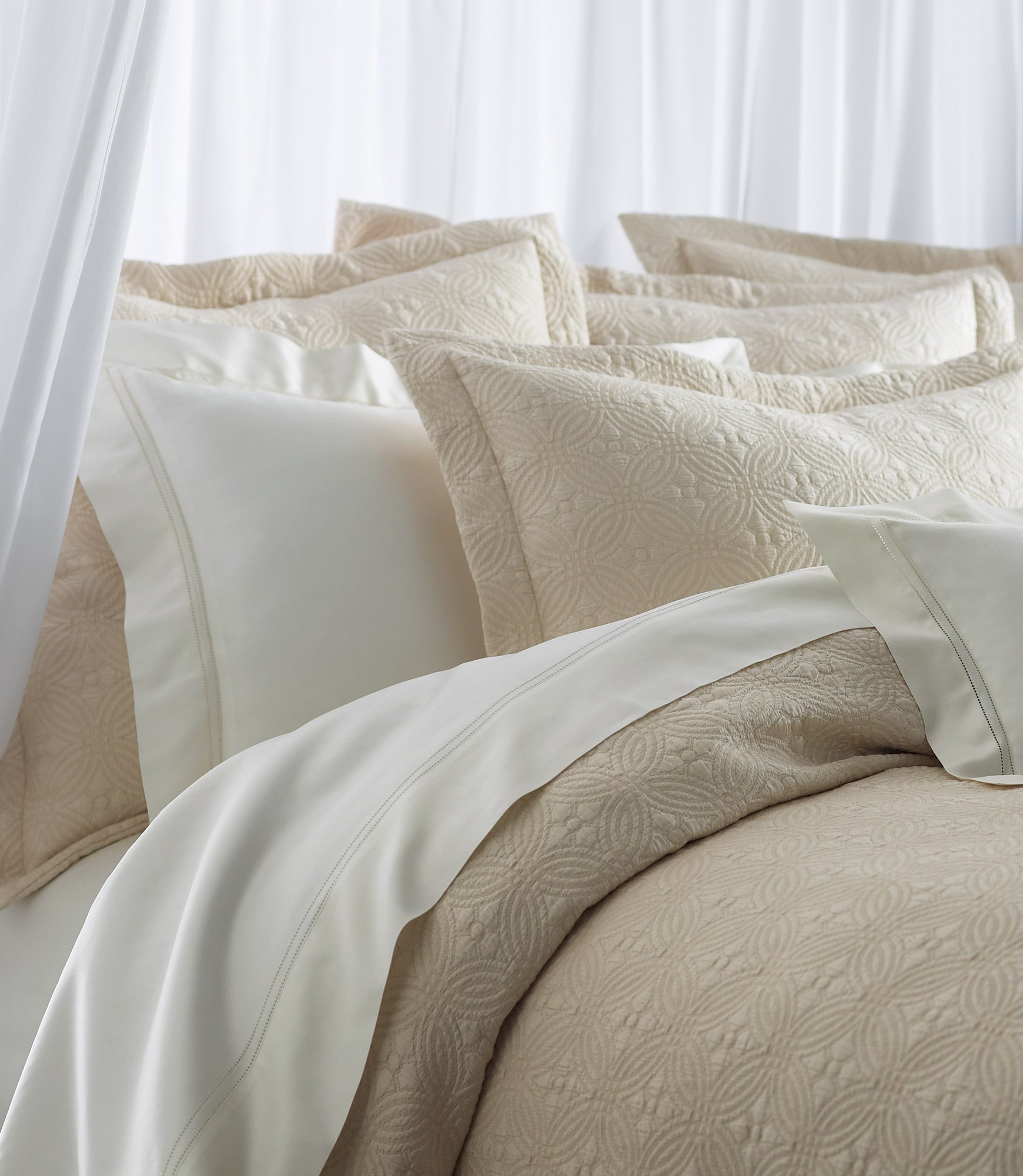 Premium 100% Cotton Lyric Percale Flat Sheet - Soft & Breathable Bed Sheet for All Seasons - Perfect for Home, Hotel, and Guest Room Use