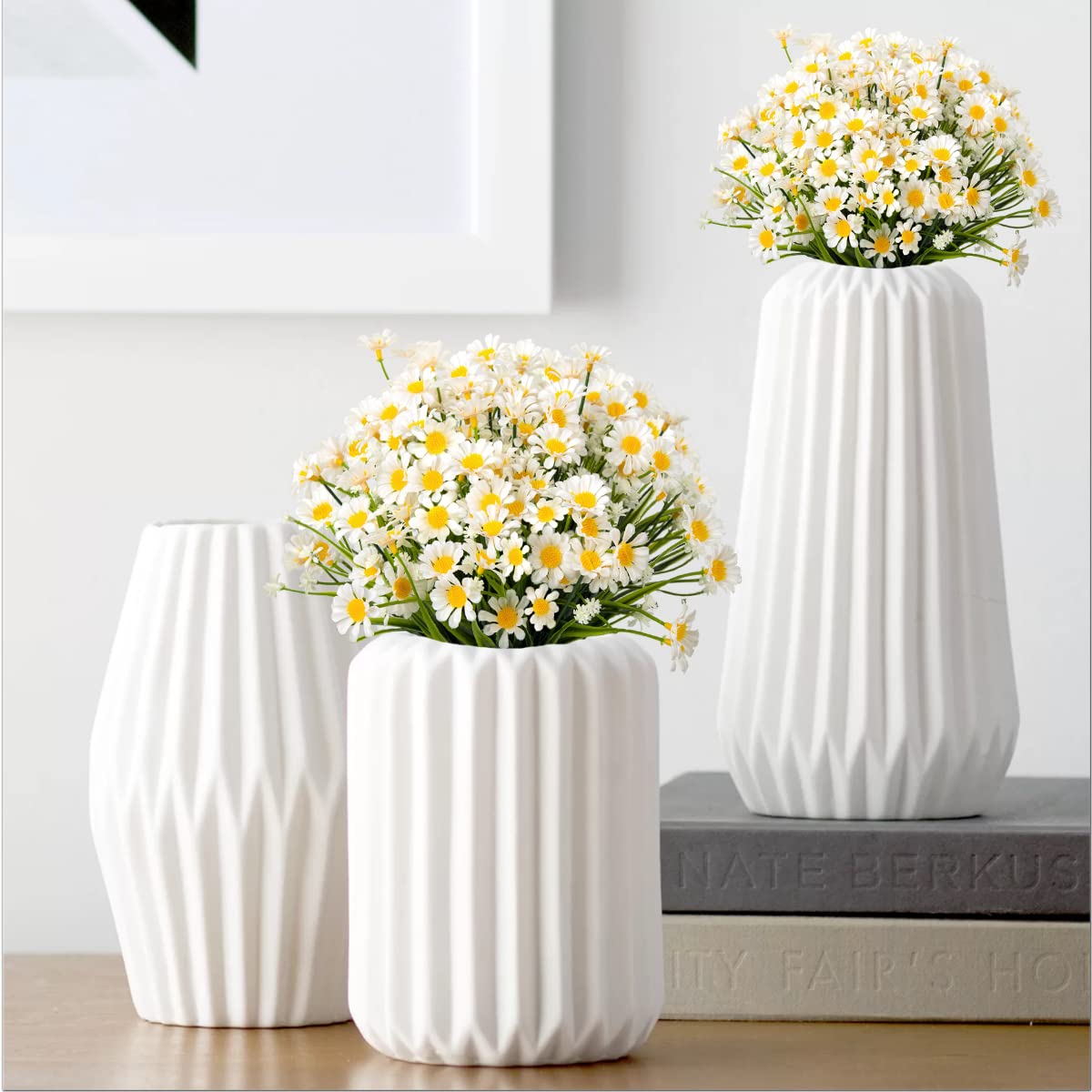 UV Resistant Artificial Daisies Flowers - 20 Bundles Fake Plastic Flowers for Outdoor & Indoor Decoration - Weatherproof Faux Plants for Garden, Patio, Wedding, Home Decor (White)