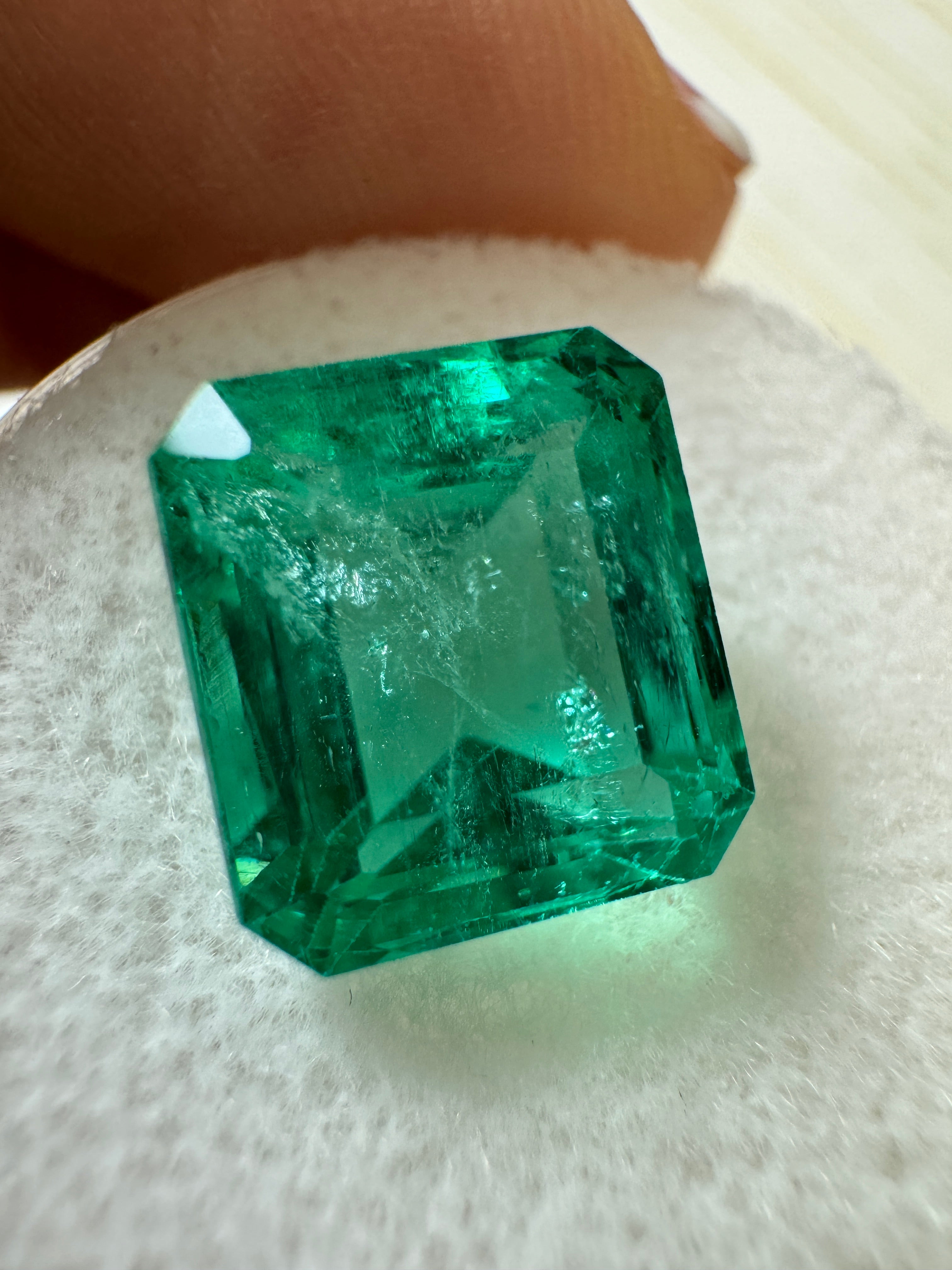 5.98 Carat 10x9mm AAA Colombian Emerald - Natural Loose Green Emerald Cut Gemstone for Jewelry Making, Engagement Rings & Fine Collections