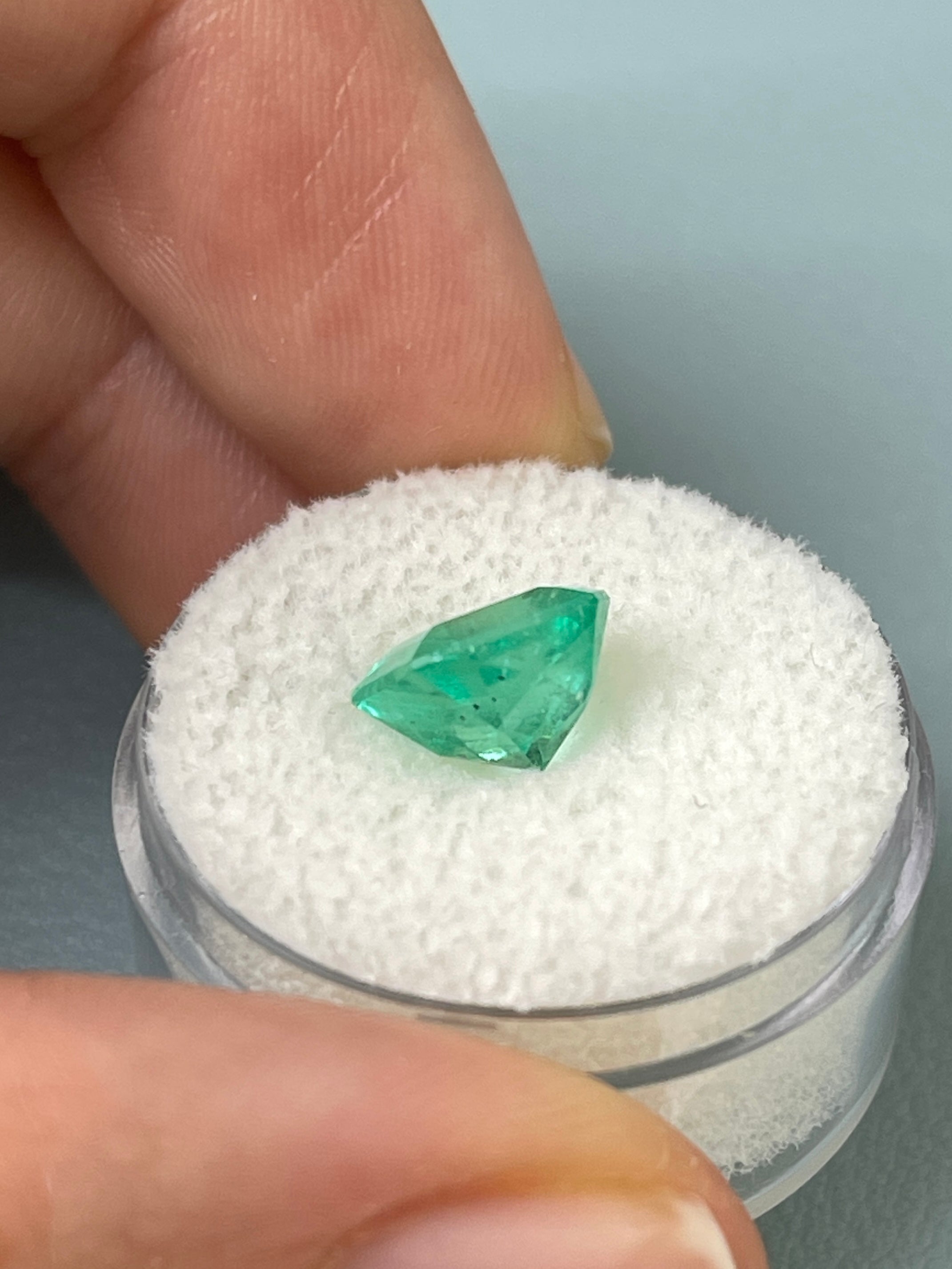 2.76 Carat 9x8mm Natural Colombian Emerald - Yellowish Green Loose Gemstone, Asscher Cut for Jewelry Making, Engagement Rings & Luxury Gifts