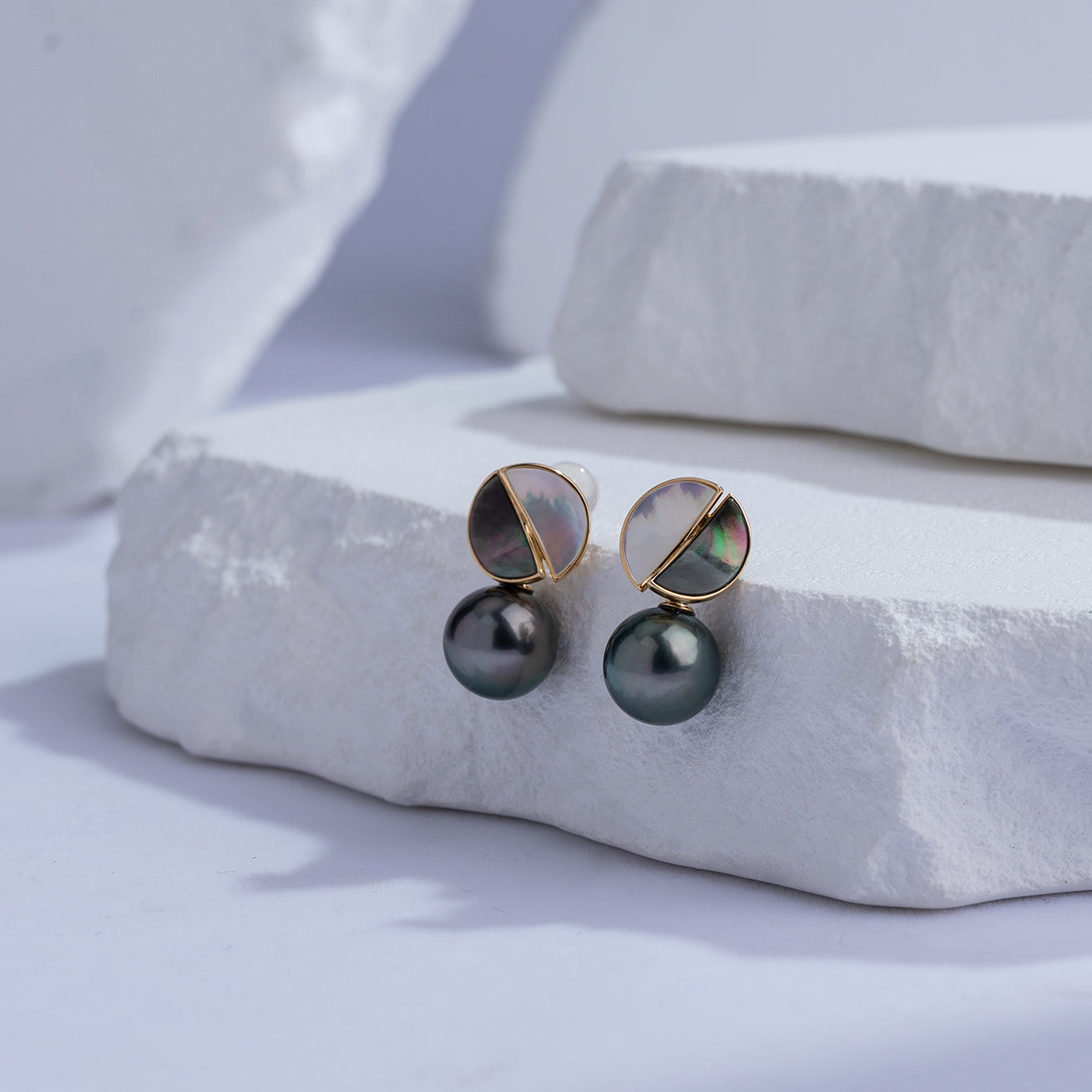 18K Gold Tahitian Pearl Earrings - Genuine Black Pearl Stud Earrings for Women, Luxury Jewelry Gift for Her, Perfect for Weddings, Parties & Special Occasions