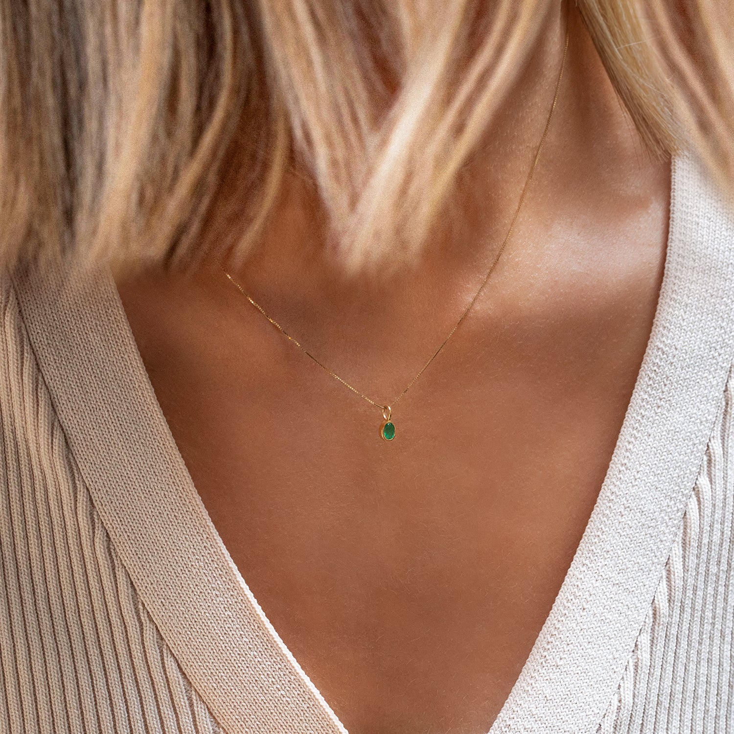 Elegant Petite Oval Emerald Necklace for Women - Perfect for Weddings, Anniversaries & Special Occasions