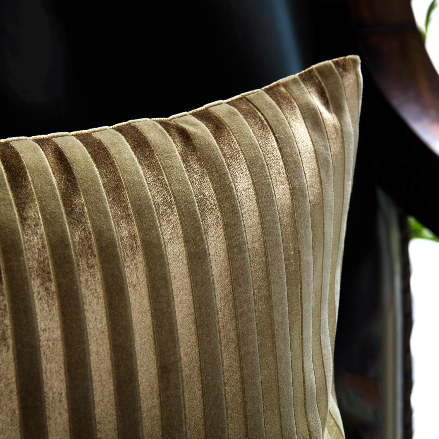 Elegant Life Home 2-Pack Velvet Throw Pillow Covers - Soft Striped Decorative Cushion Cases for Sofa, Bed & Car (14x20 Inch, Golden) | Perfect for Living Room Decor, Bedroom Accents & Vehicle Comfort
