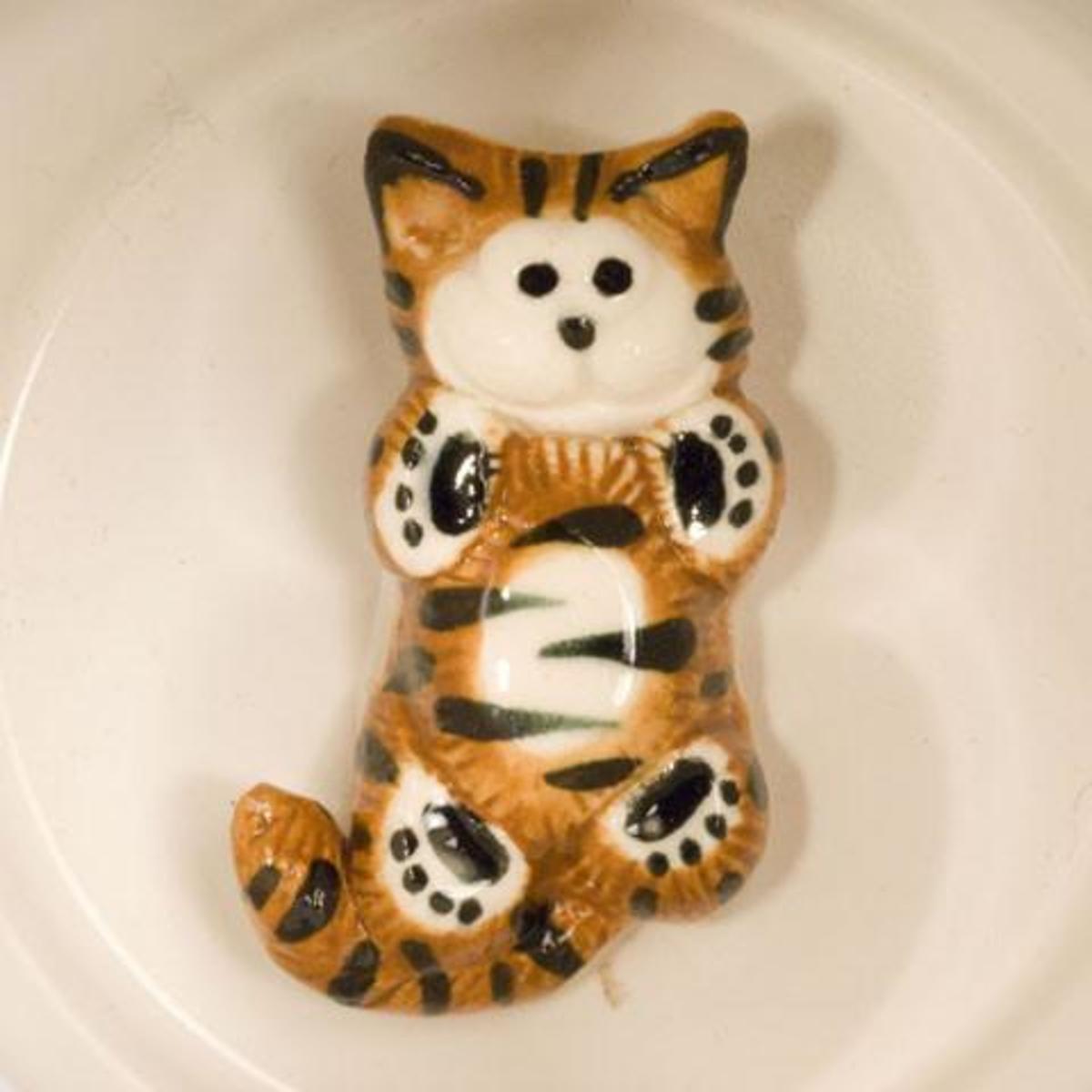 Cheer Up Cat Mug - Tiger Stripe Design Funny Coffee Cup for Cat Lovers - Perfect for Morning Coffee, Office Use & Gifts for Pet Owners