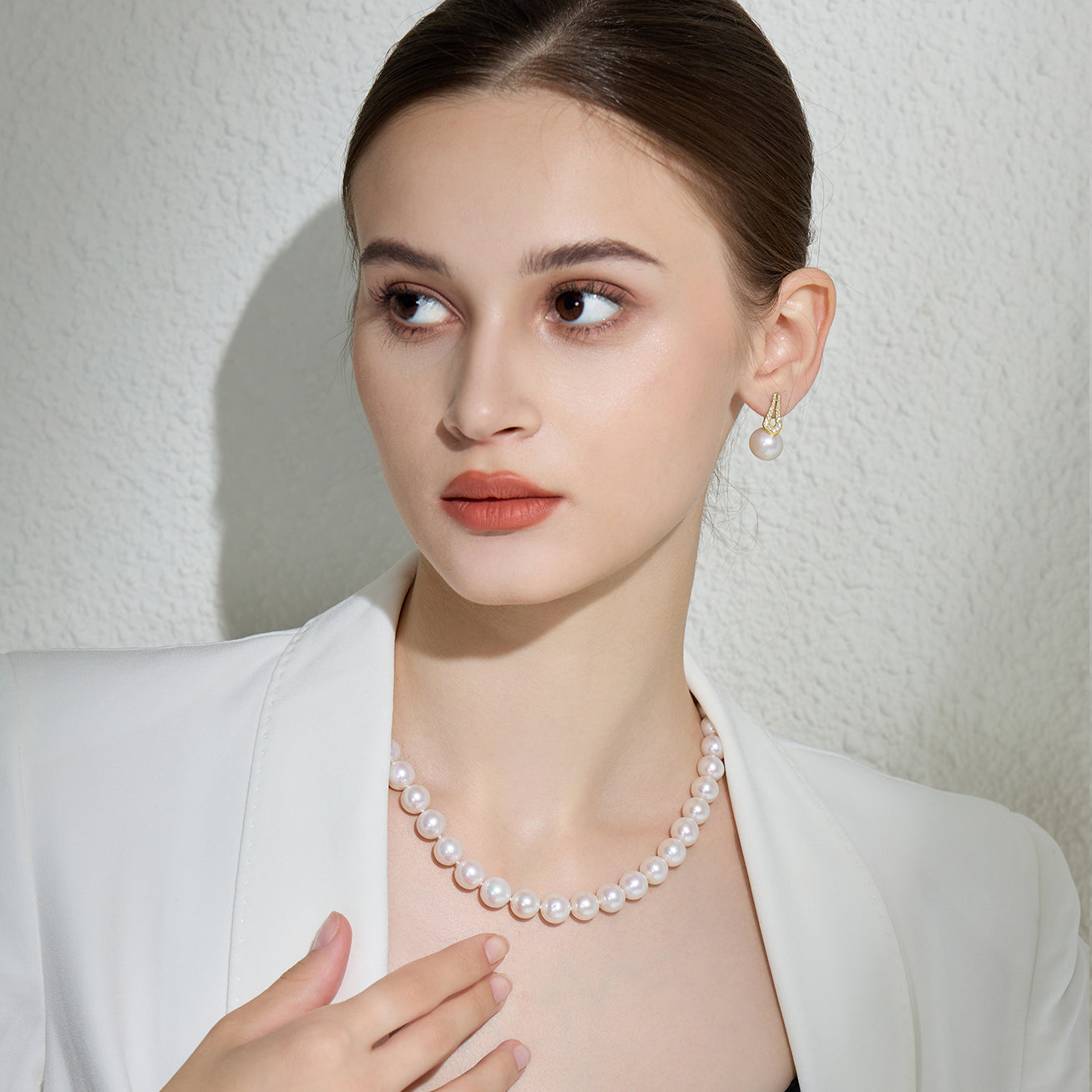 18K Solid Gold Australian White South Sea Pearl Earrings - Luxury Stud Earrings for Women - Perfect for Weddings, Parties & Special Occasions