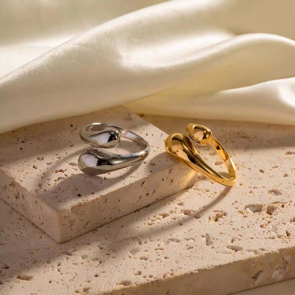 Two Tone Gold and Silver Wave Thumb Ring for Men and Women | Trendy Stackable Jewelry | Perfect for Casual Wear, Parties, and Gifts | JDR355