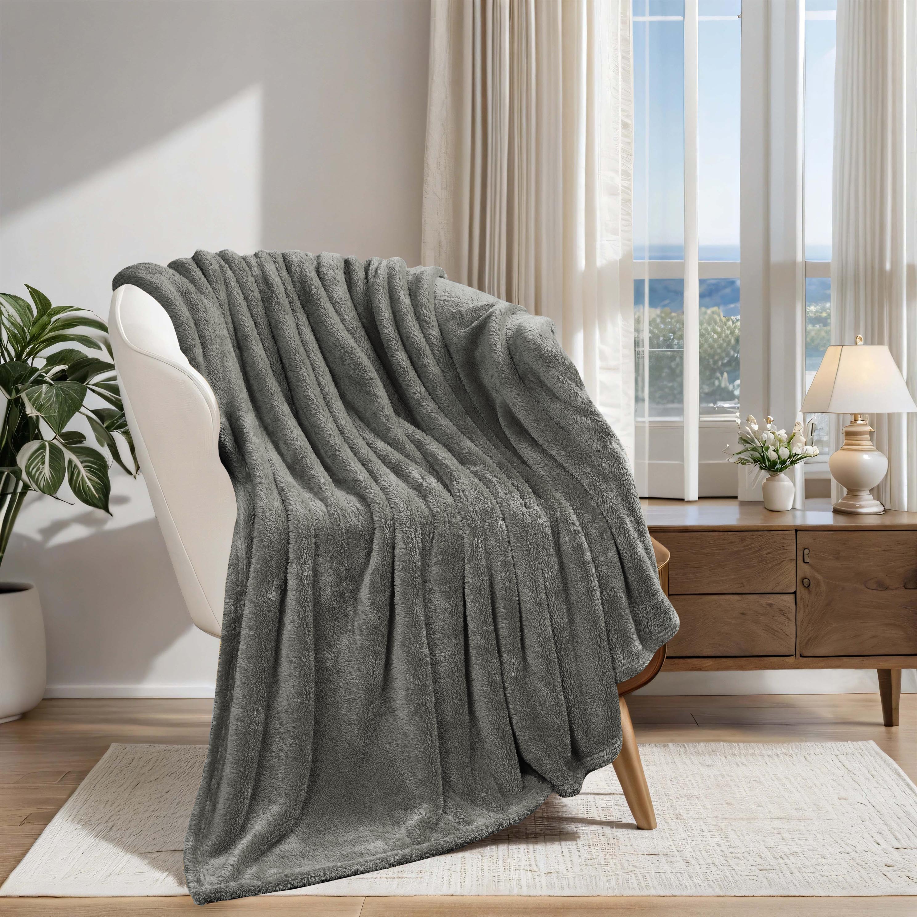 Classic Solid Fleece Plush Medium Weight Fluffy Soft Blanket - Cozy & Warm for Bed, Sofa, Travel & Gifts | Ultra-Soft Throw Blanket for All Seasons