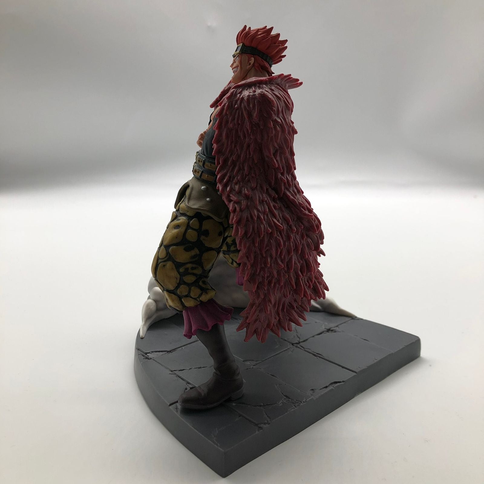 Banpresto Eustass Kid One Piece Anime Figure - Collectible Action Figure for Fans, Perfect for Display, Gifts, and Anime Decor