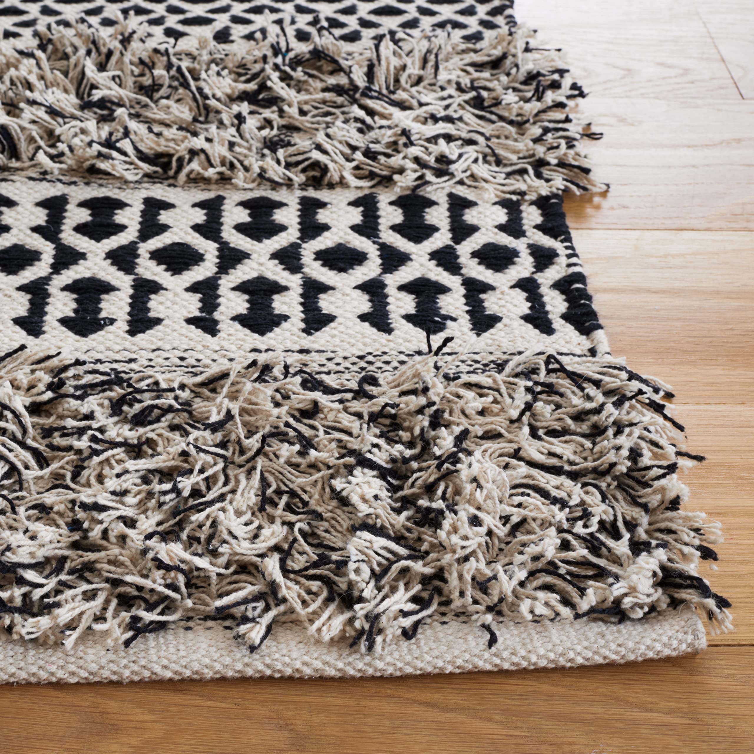 SAFAVIEH Natura Collection 6' Square Black Ivory Cotton Area Rug - Soft Flatweave for Living Room, Dining Room, Bedroom & Home Decor