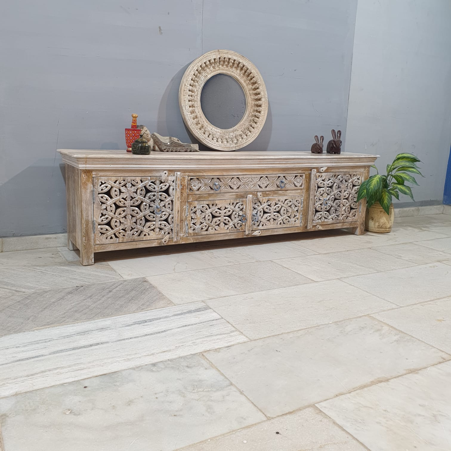 Hand Carved Indian Solid Wood TV Stand with Jali Doors and Shelves, 200x40x55cm - Perfect for Living Room Entertainment Center and Stylish Home Decor