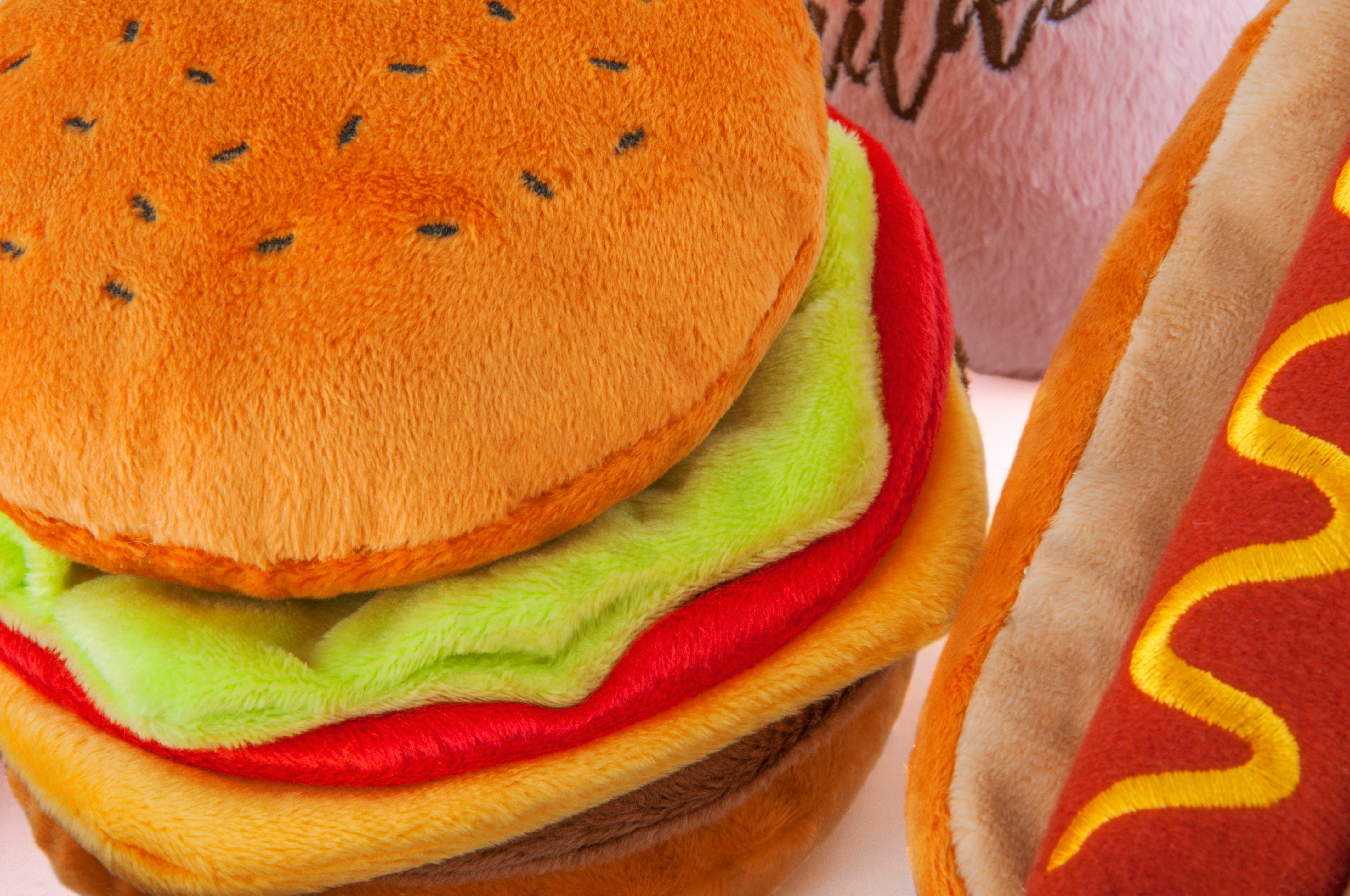 American Classic® La Hamburguesa Plush Dog Toy - Soft & Durable Chew Toy for Small & Large Dogs - Perfect for Playtime, Training & Cuddling