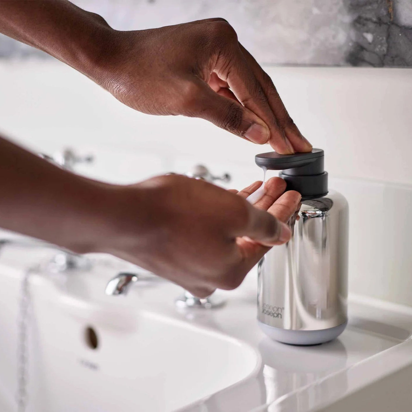 Premium Stainless Steel Soap Dispenser - Elegant Touch-Free Liquid Soap Pump for Kitchen, Bathroom & Office - EasyStore™ Luxe Series