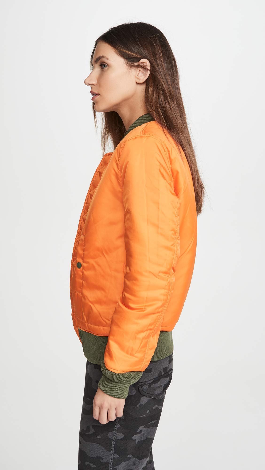 Alpha Industries Women's MA-1 Flight Jacket - Classic Bomber Jacket for Women, Lightweight & Water-Resistant - Perfect for Casual Wear, Travel & Outdoor Adventures