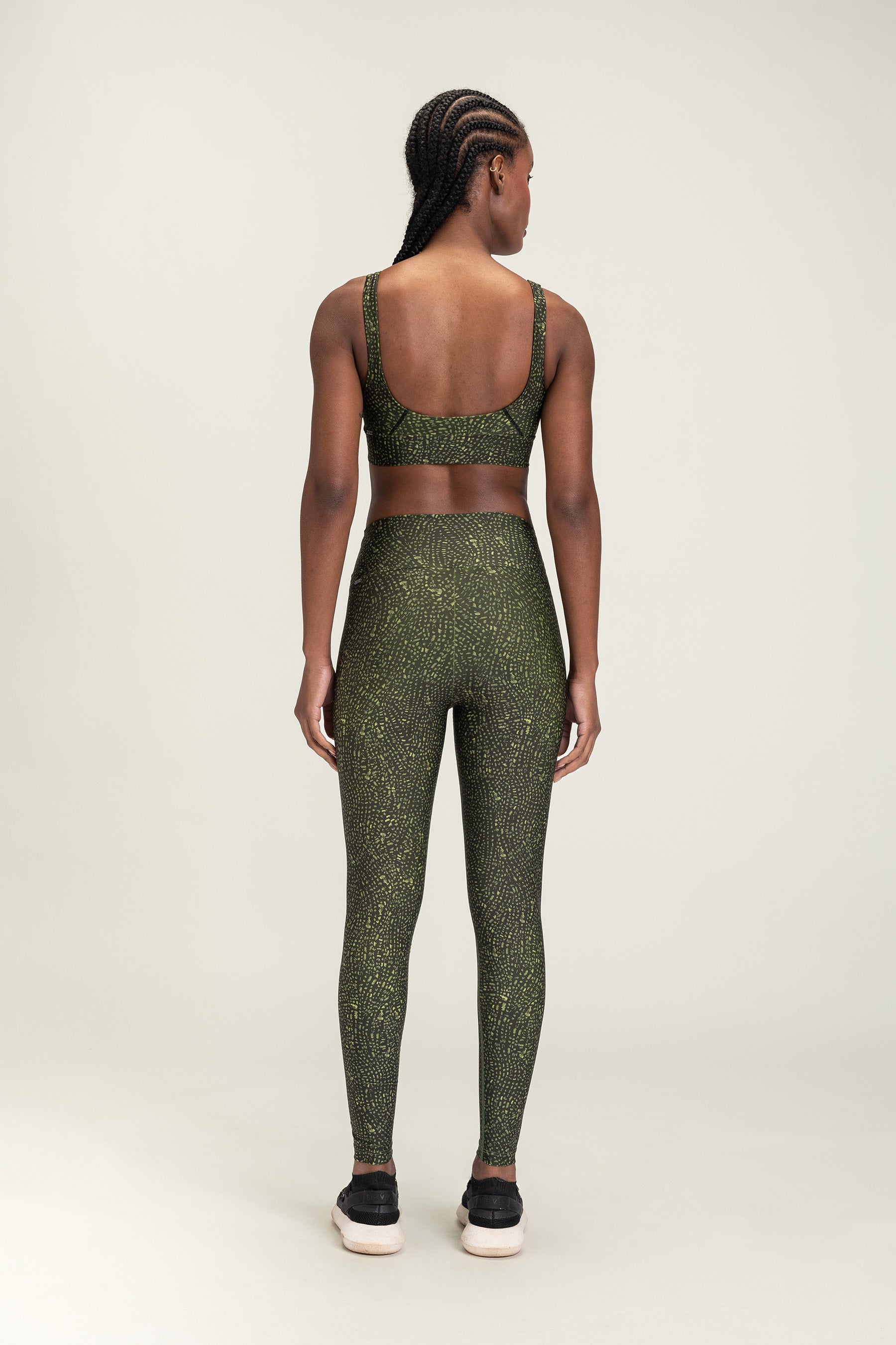 Minimalist High Support Tech Sports Bra for Women - Perfect for Running, Yoga & Gym Workouts