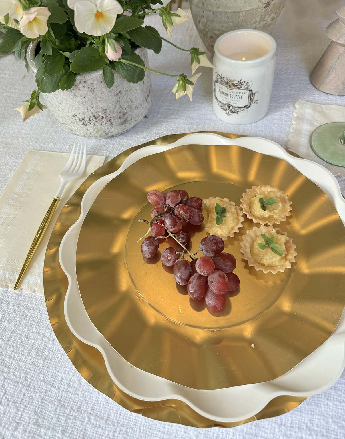 Elegant Cream & Gold Tableware Set - Luxury Dinnerware for Weddings, Parties & Formal Dining - Perfect for Holiday Entertaining & Special Occasions