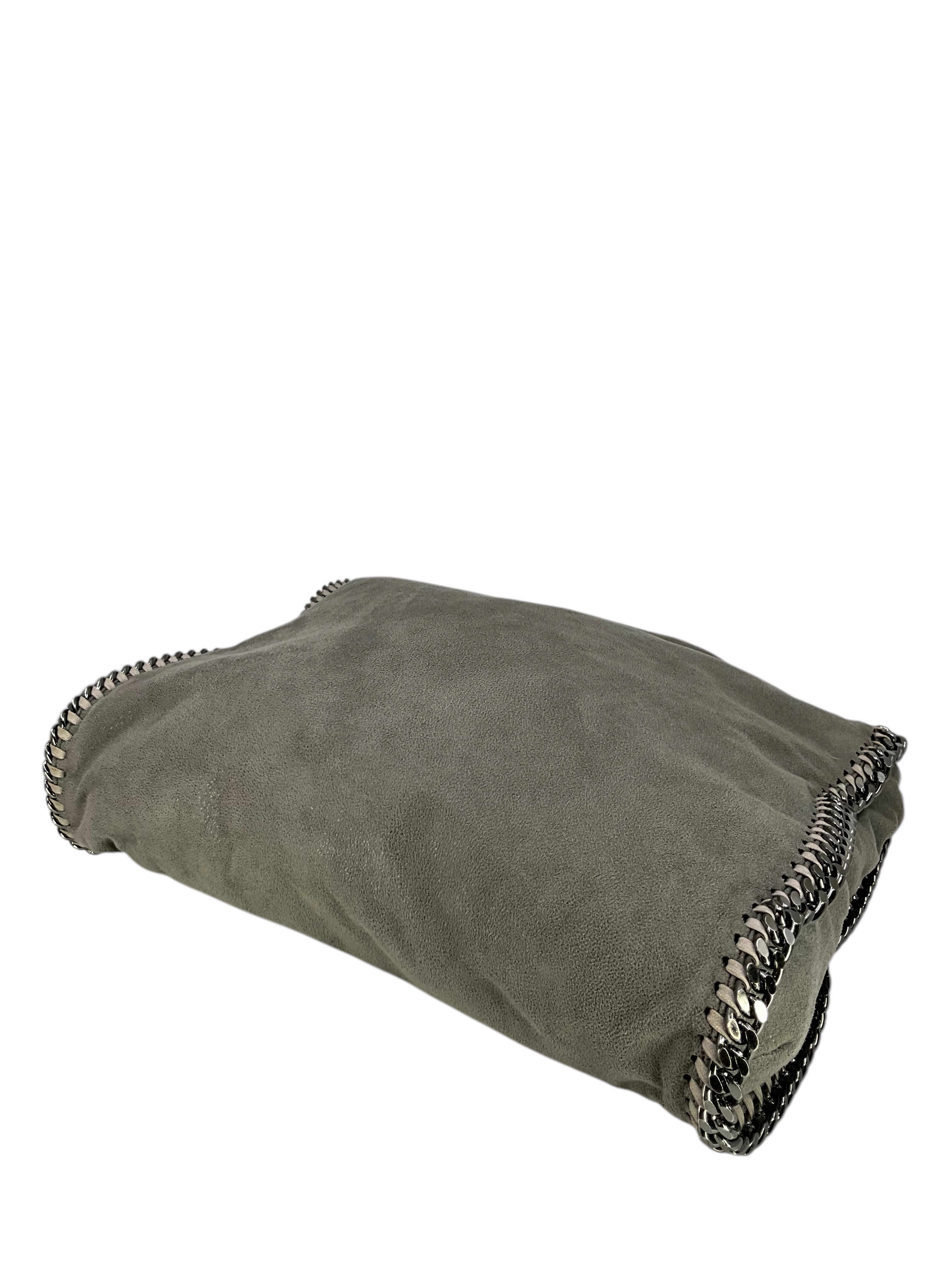 Stella McCartney Falabella Small Vegan Leather Shoulder Bag for Women | Crossbody Purse | Fashionable Everyday Handbag for Work, Shopping & Travel