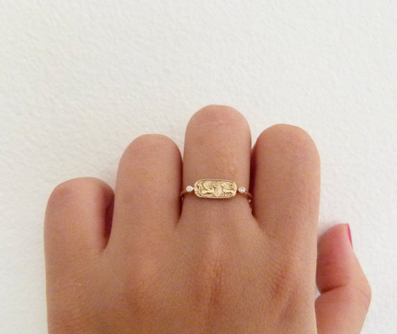 Gold Lion Signet Ring for Women - Elegant & Stylish Jewelry Gift for Her - Perfect for Engagements, Weddings & Special Occasions