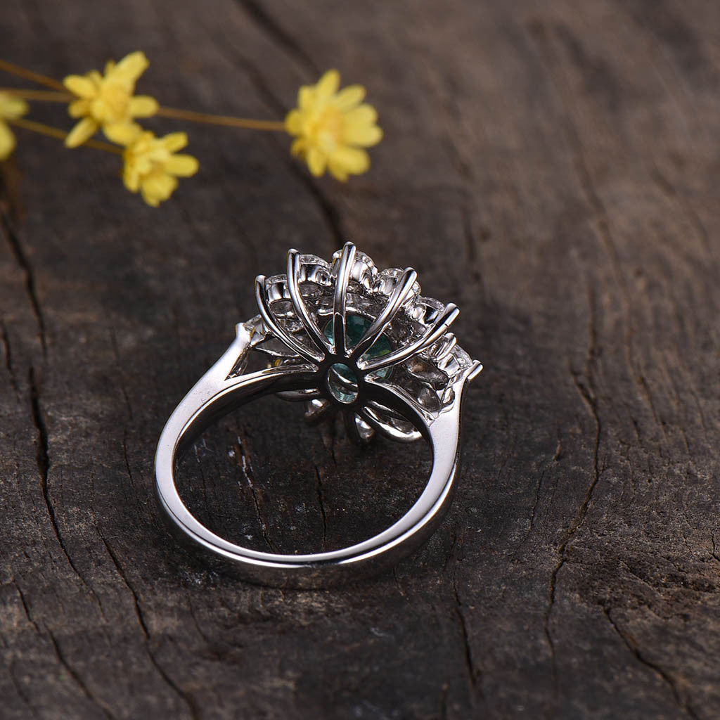 Vintage Natural Emerald and Moissanite Diamond Engagement Ring Floral Design - Elegant Wedding Band for Brides, Anniversary Gift, Proposal Jewelry