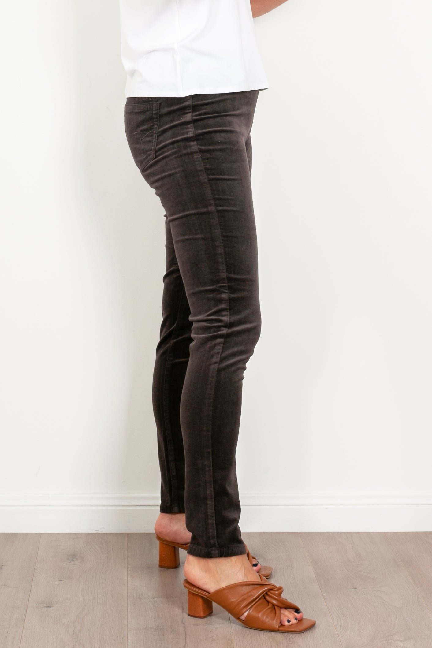 Vassalli Women's Fine Skinny Corduroy Pull On Pants - Stretch Comfort Fit for Work, Casual & Travel