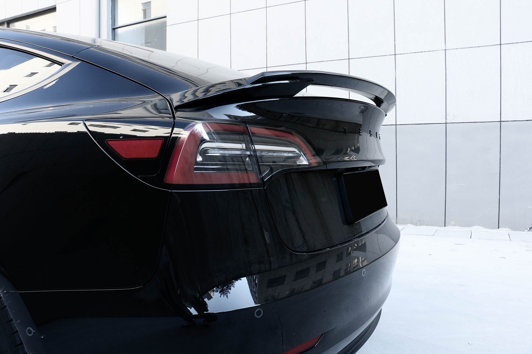 High-Performance Sporty Style Spoiler for Tesla Model 3 & 2024+ Model 3 Highland - Enhance Aerodynamics & Style - Perfect for Racing, Car Shows & Daily Driving