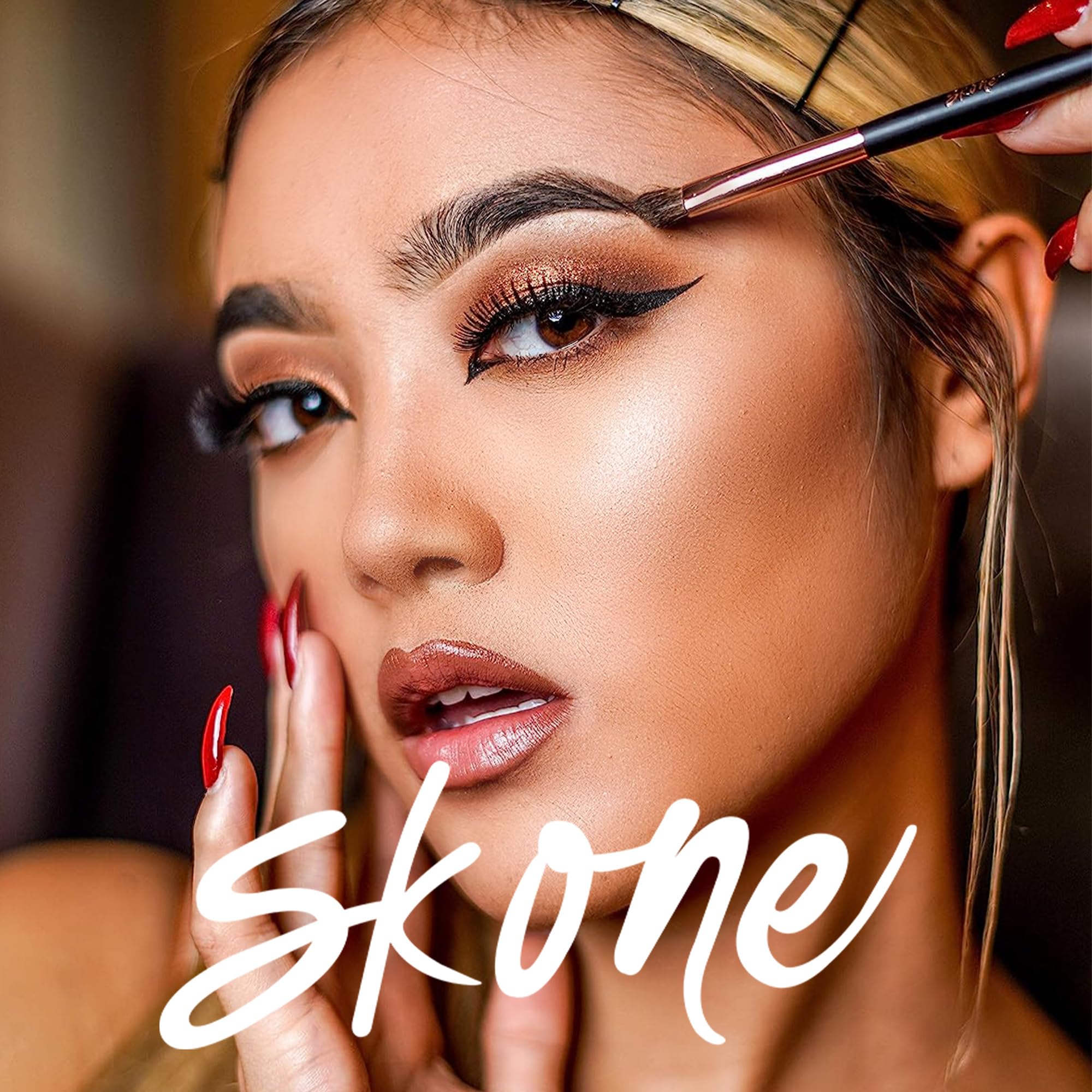 Skone Cosmetics Professional Angled Eyeshadow Brush - Premium Rose Gold & Black Synthetic Bristles - Soft Nylon Angled Shading Brush for Precise Eye Makeup - Perfect for Smokey Eyes, Eyeliner & Contouring