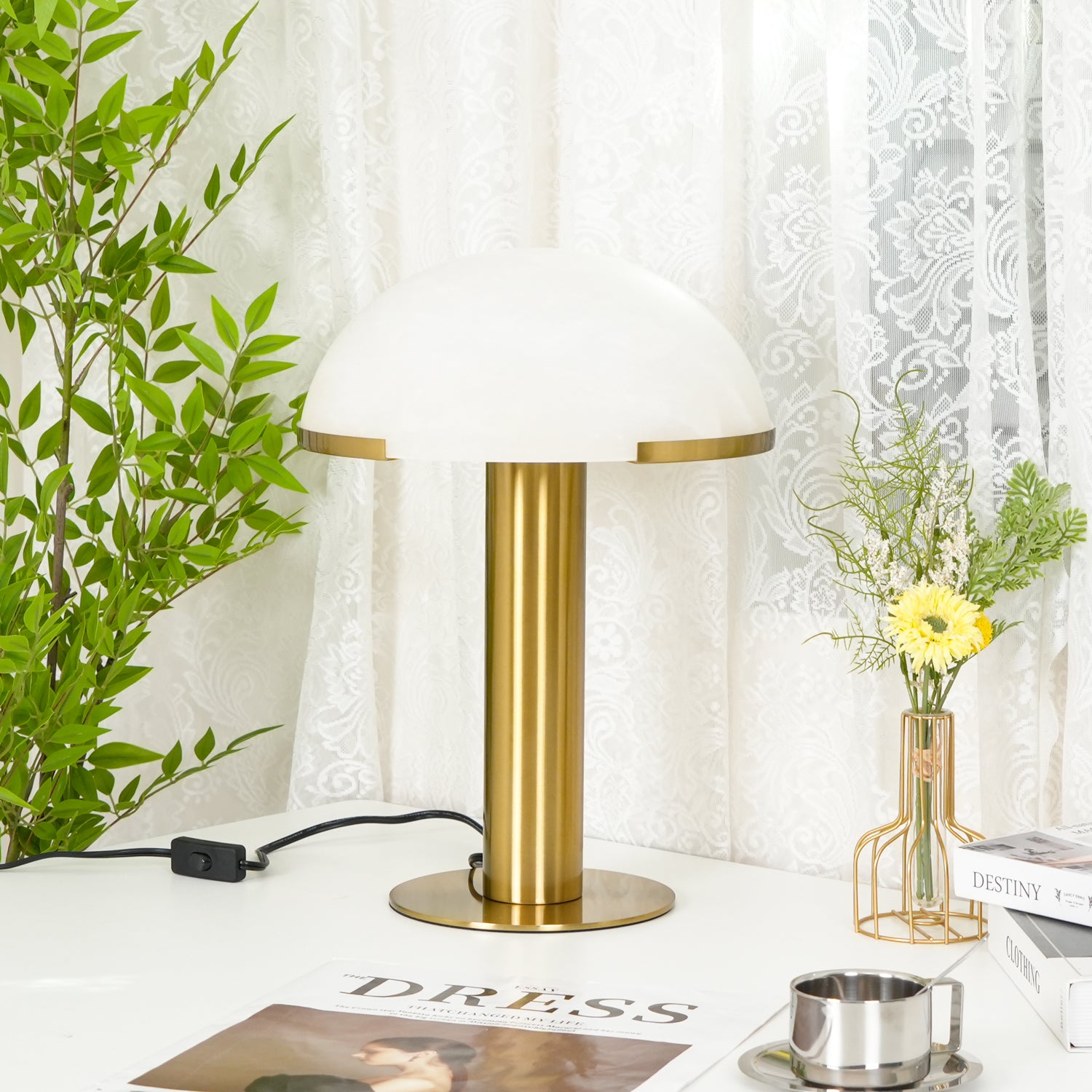 Elegant Alabaster Table Lamp - Modern Home Decor for Living Room, Bedroom & Office - Soft Ambient Lighting for Relaxation & Reading