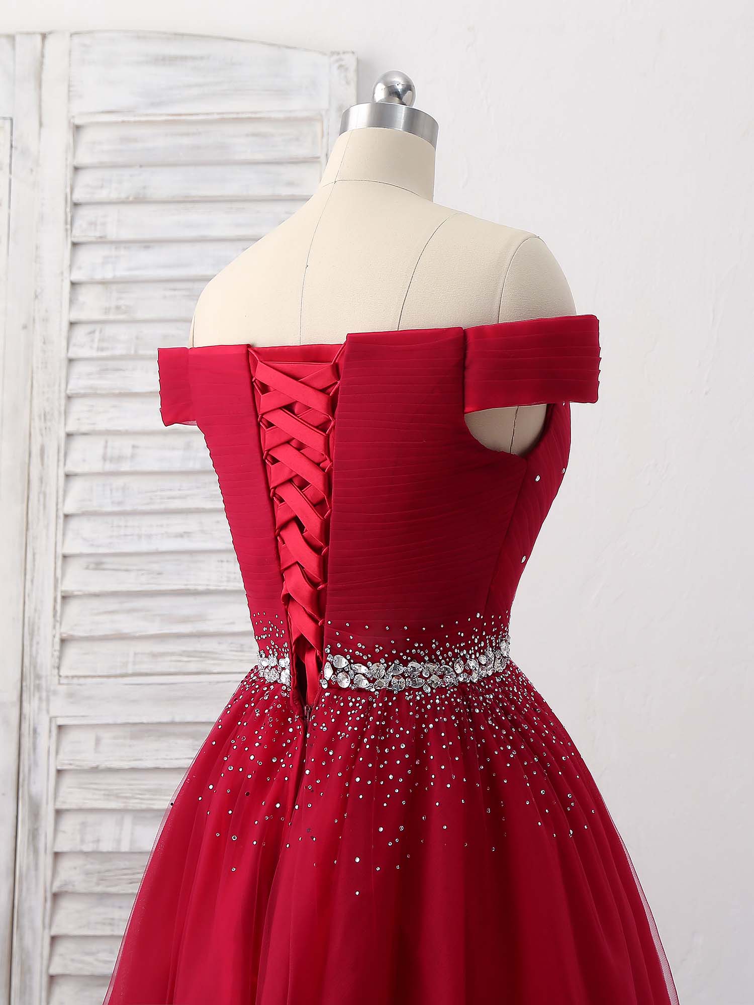 Elegant Burgundy Tulle Sweetheart Neckline Long Prom Dress for Women - Formal Evening Gown for Homecoming, Wedding Guest, and Special Occasions