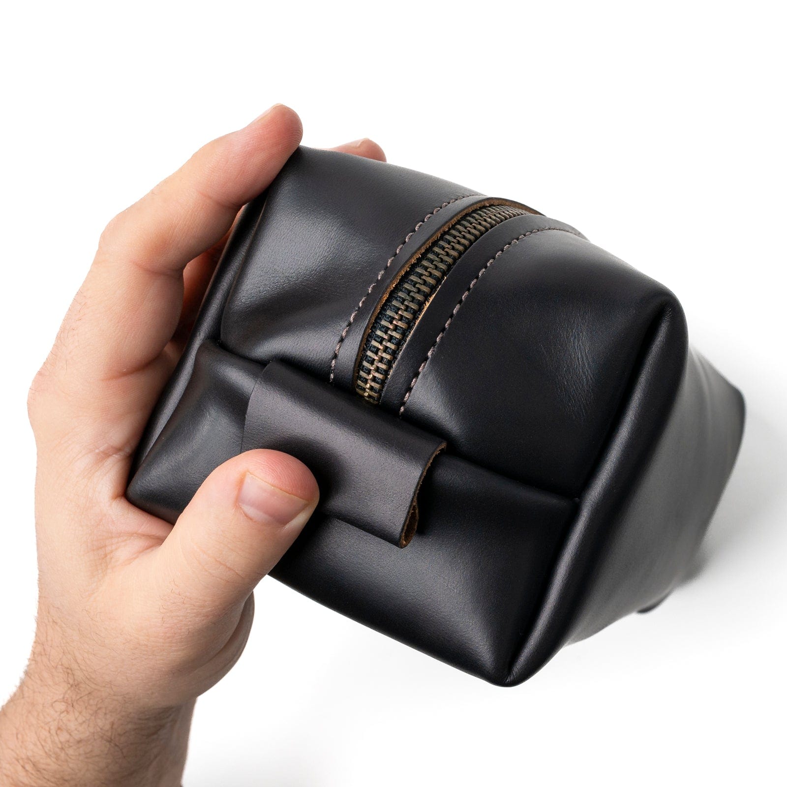 Premium Leather Toiletry Bag for Men & Women - Waterproof Travel Cosmetic Organizer - Perfect for Gym, Business Trips & Vacation Essentials
