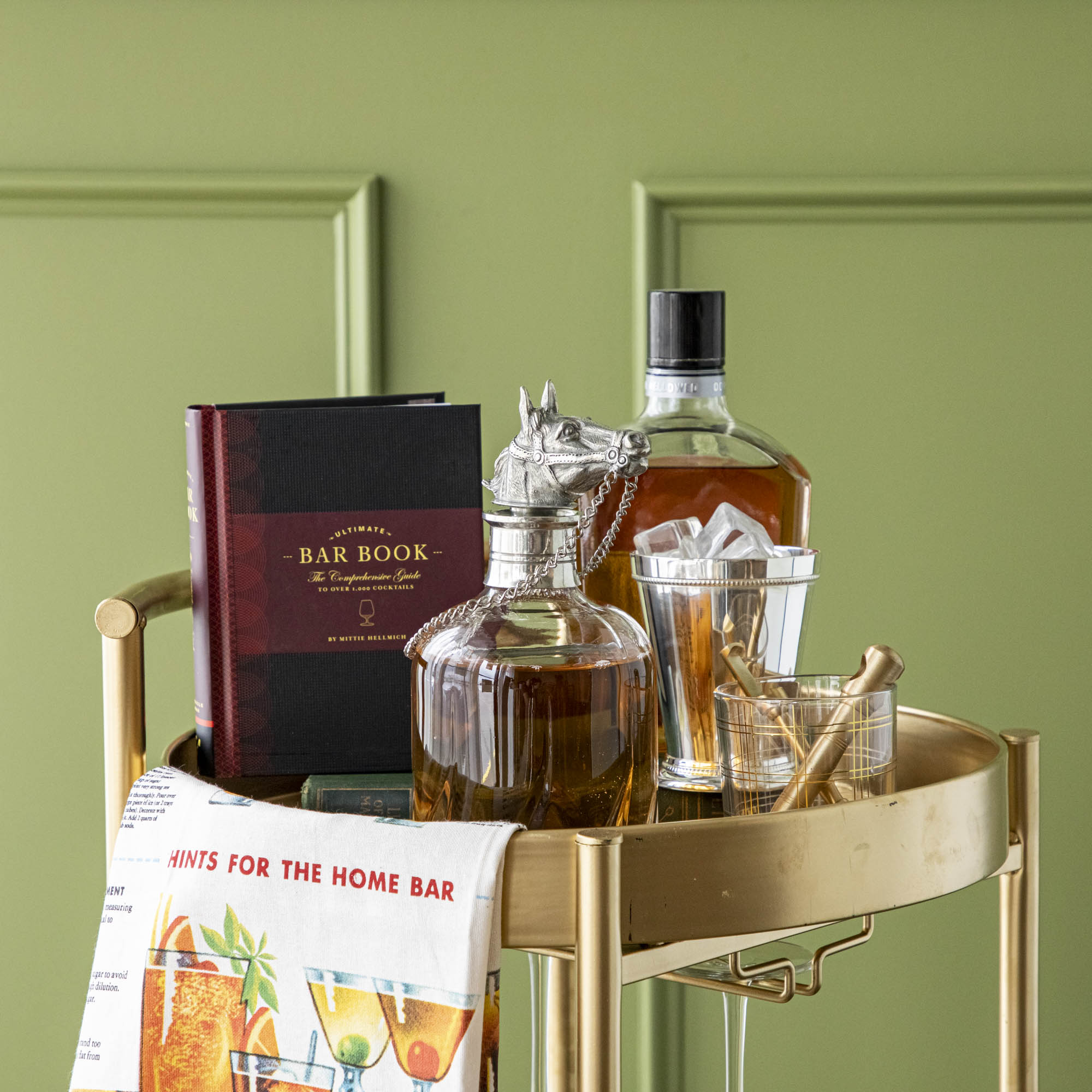 Professional Bartender's Guide Tea Towel - Absorbent & Durable Bar Towels for Mixing Cocktails, Cleaning Glasses & Kitchen Use