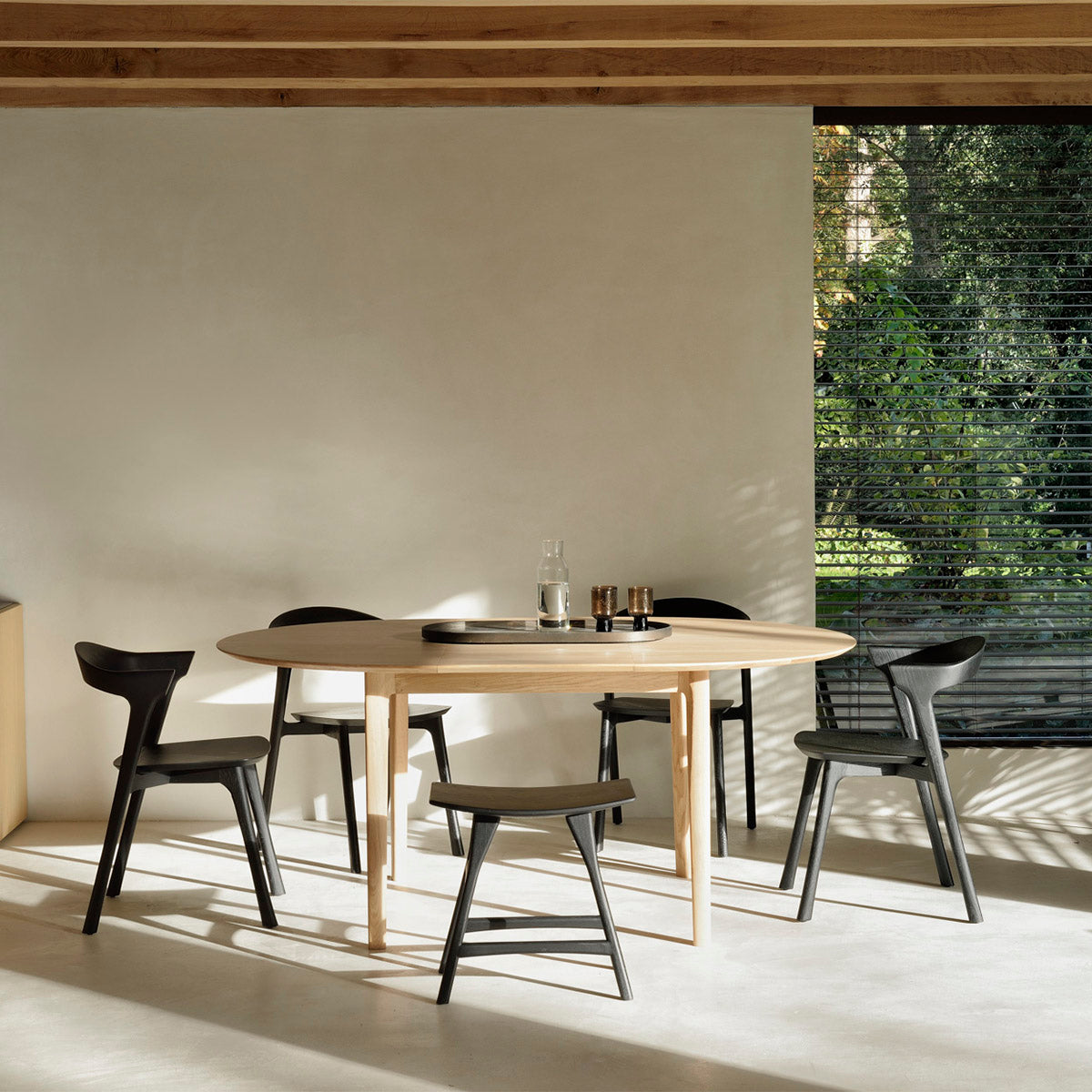 Extendable Round Dining Table - Expandable Wooden Kitchen Table for 4 to 8 People - Perfect for Small Spaces, Family Dinners & Entertaining Guests