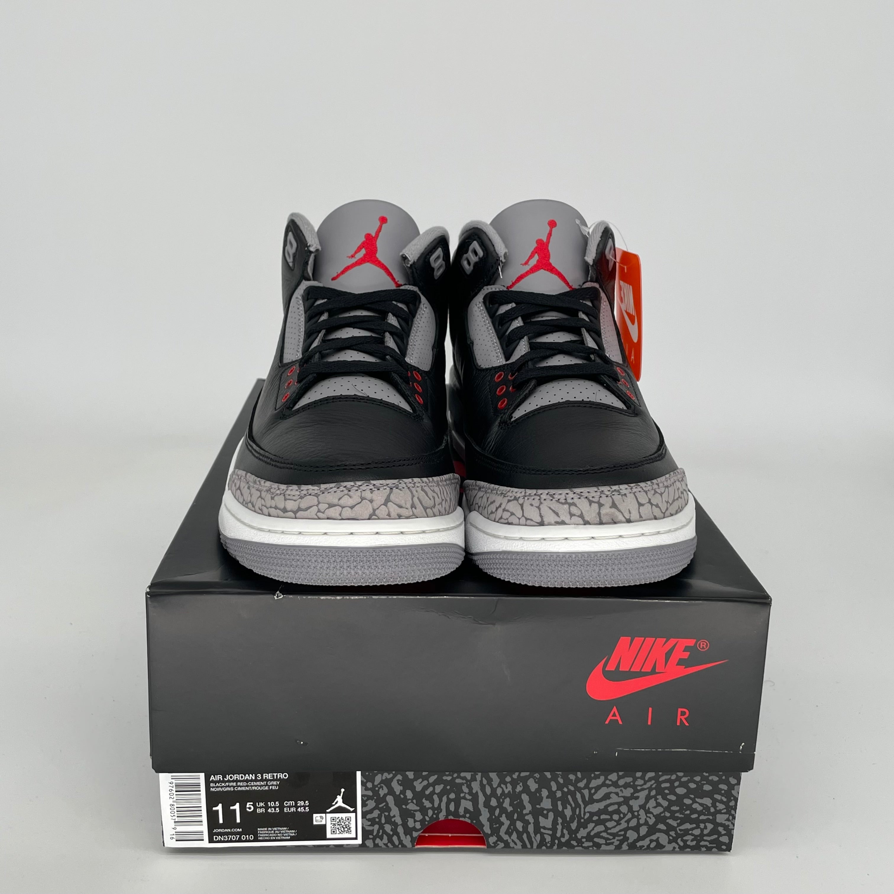 Original Title: AIR JORDAN 3 BLACK CEMENT SIZE 11.5 DN3707 010   Optimized Title: **Air Jordan 3 Retro Black Cement Men's Basketball Shoes Size 11.5 - DN3707-010 | Stylish Sneakers for Streetwear & Casual Outfits**