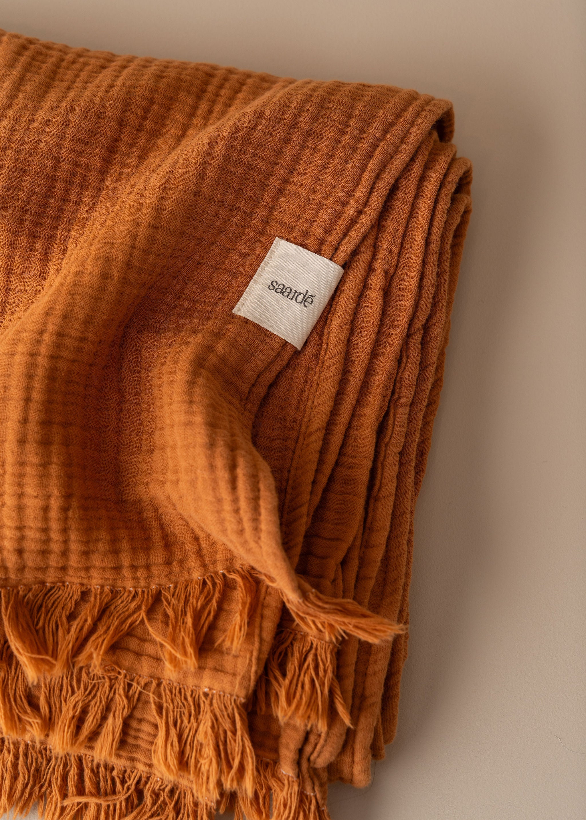 Enes Soft Cotton Throw Blanket - Warm & Cozy Terracotta Throw for Couch, Bed, or Sofa - Perfect for Relaxing, Lounging, and Home Decor