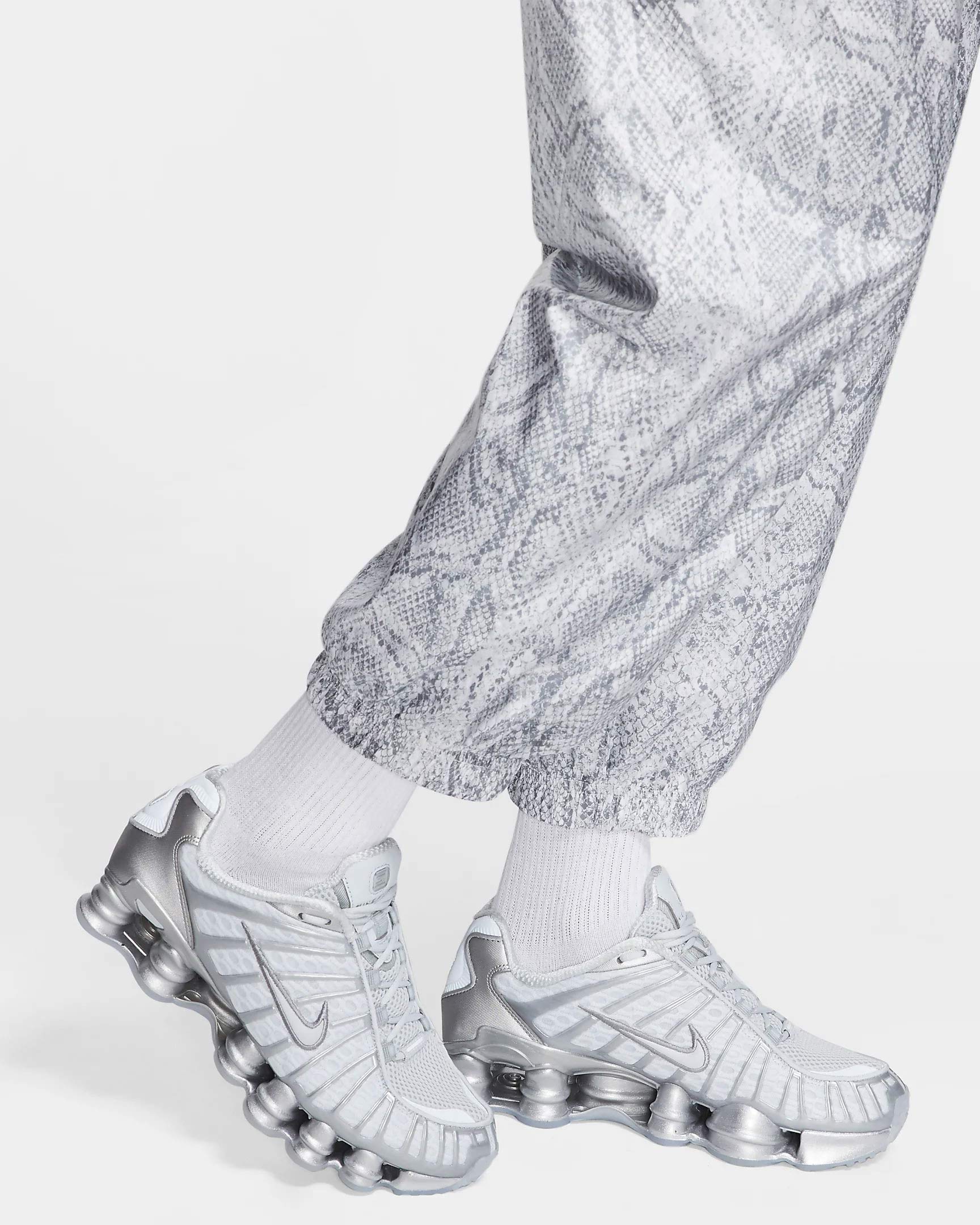 Nike Sportswear Women's Woven Athletic Pants - Breathable Comfort Fit - Size Small (White) - Perfect for Yoga, Running & Casual Wear