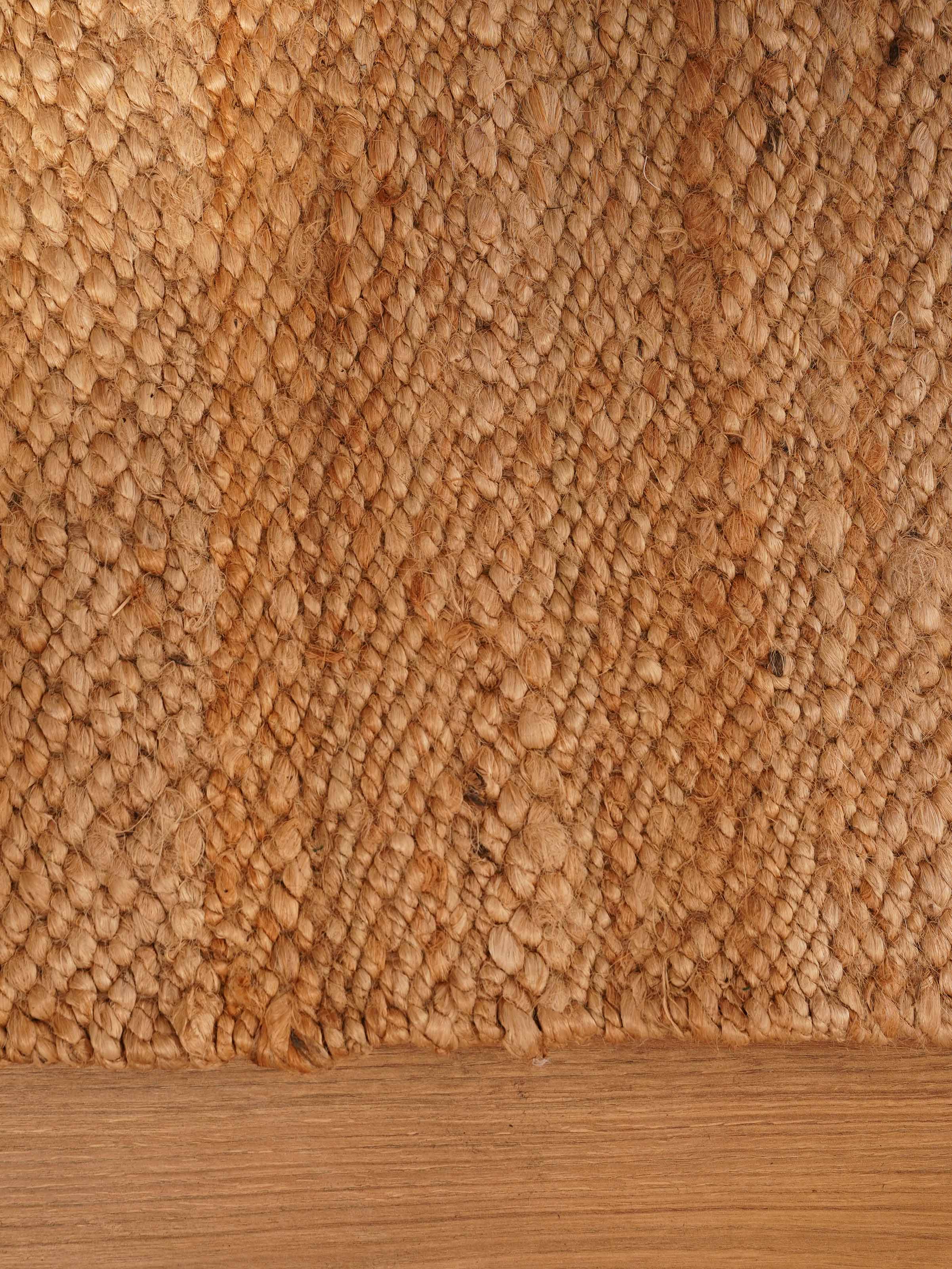 Classic Handwoven Jute Braided Rug - Natural Fiber Floor Mat for Living Room, Bedroom, or Entryway - Eco-Friendly Home Decor
