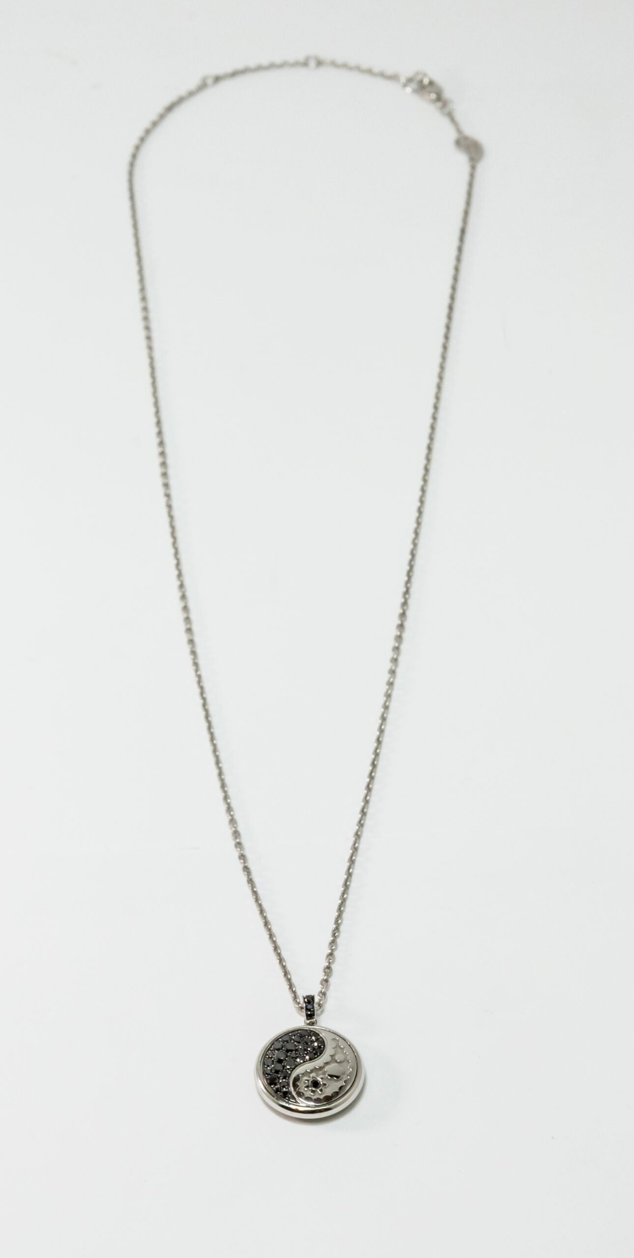 Carrera Y Carrera Aqua Reversible 18K White Gold Diamond Pendant Necklace for Women | Elegant Jewelry Gift for Anniversary, Birthday & Special Occasions