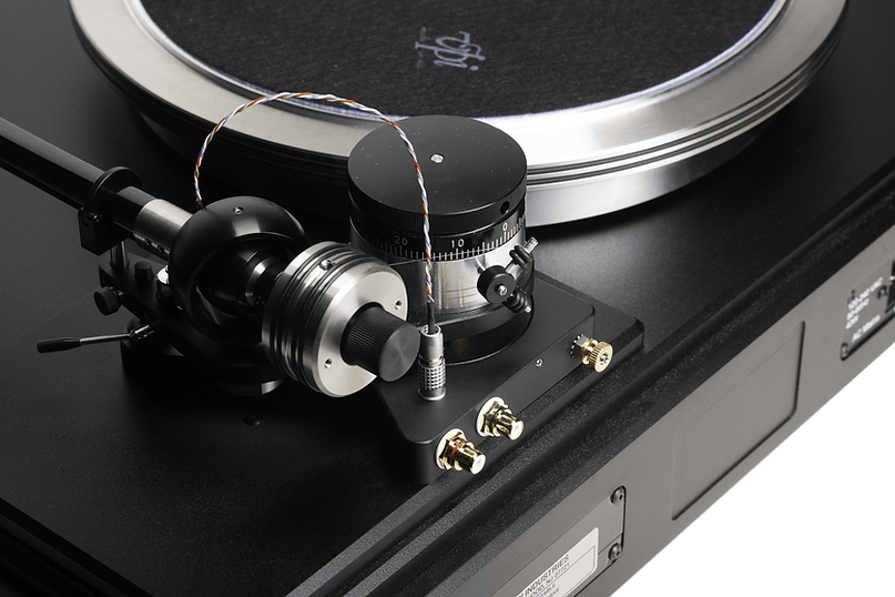 VPI HW 40 Black Edition Professional Turntable - High Fidelity Vinyl Record Player with Precision Tonearm for Audiophiles & DJs - Perfect for Home Listening Studios & Vintage Music Collections