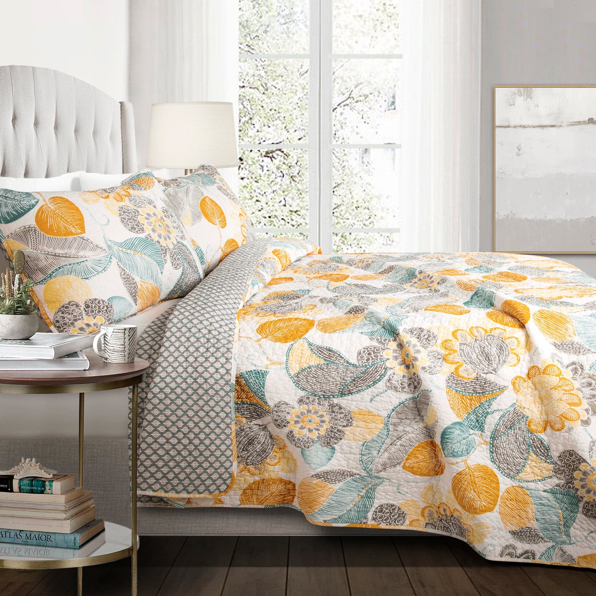 Layla 3-Piece Quilt Set - Queen Size Bedding, Soft Microfiber Comforter Set with 2 Pillow Shams - Perfect for Cozy Bedroom Decor & Guest Room Essentials