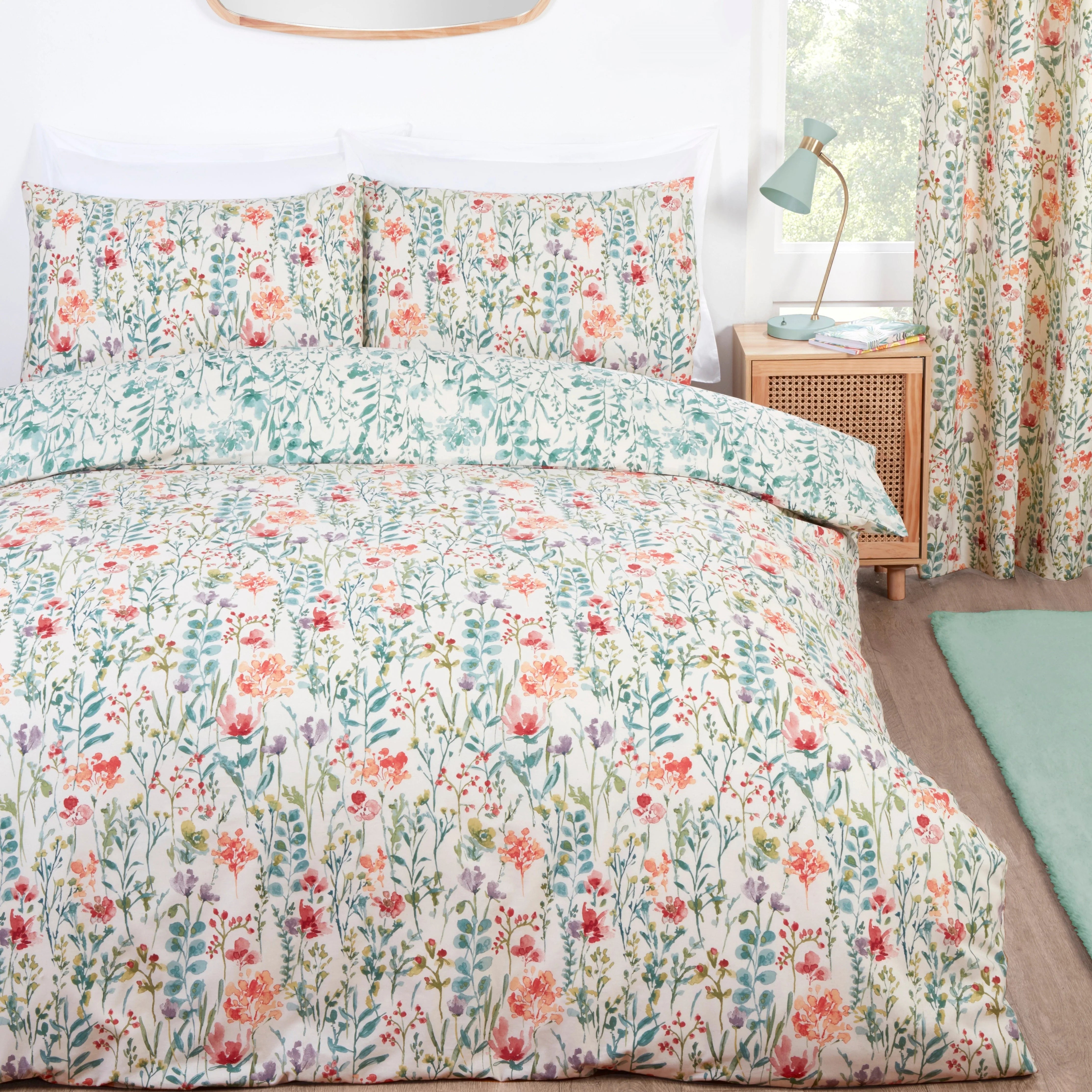 Premium Sundour Amaryllis Duvet Cover Set - Queen Size 4-Piece Bedding Set with Pillow Shams, Soft & Breathable Microfiber, Floral Print - Perfect for Master Bedroom, Guest Room & Cozy Home Decor