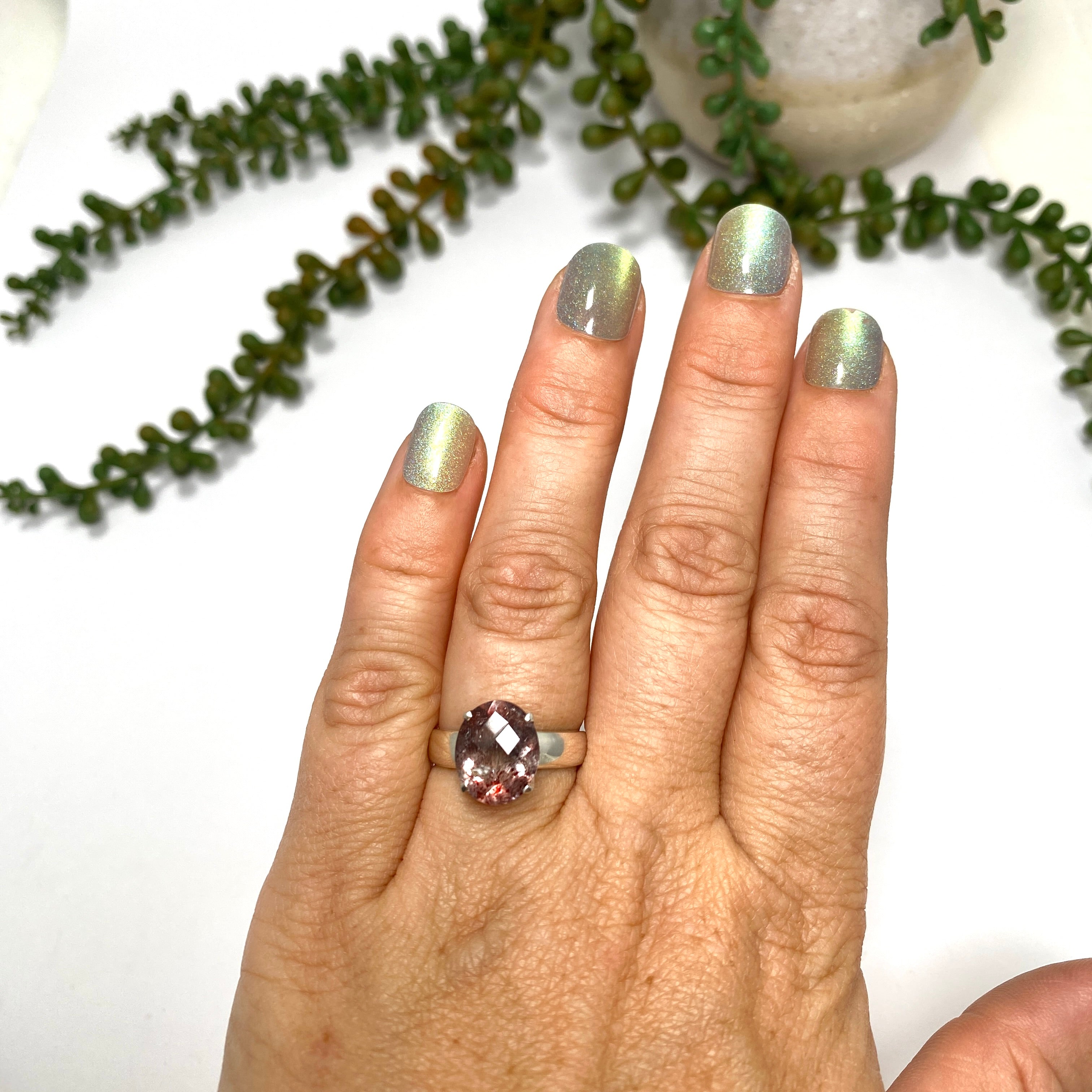 Lepidicrocite in Quartz (Inclusion Quartz) Oval Checkerboard Faceted Ring Size 7 - Elegant Crystal Jewelry for Women, Perfect for Weddings, Parties & Special Occasions