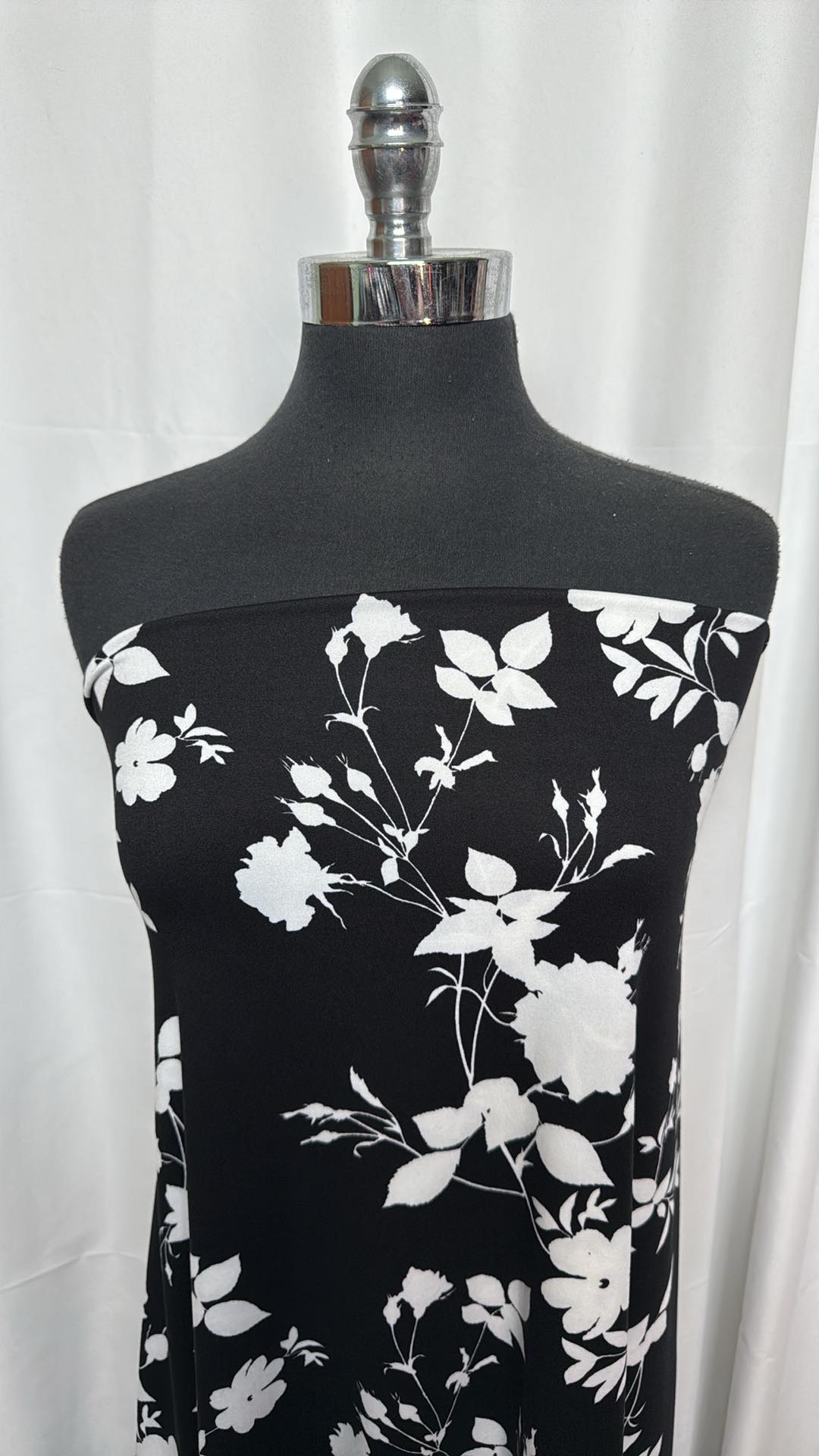Floral Silhouette Double Brushed Poly Spandex Fabric - 3 Yard Cut - Soft Stretchy Material for DIY Dresses, Leggings & Activewear