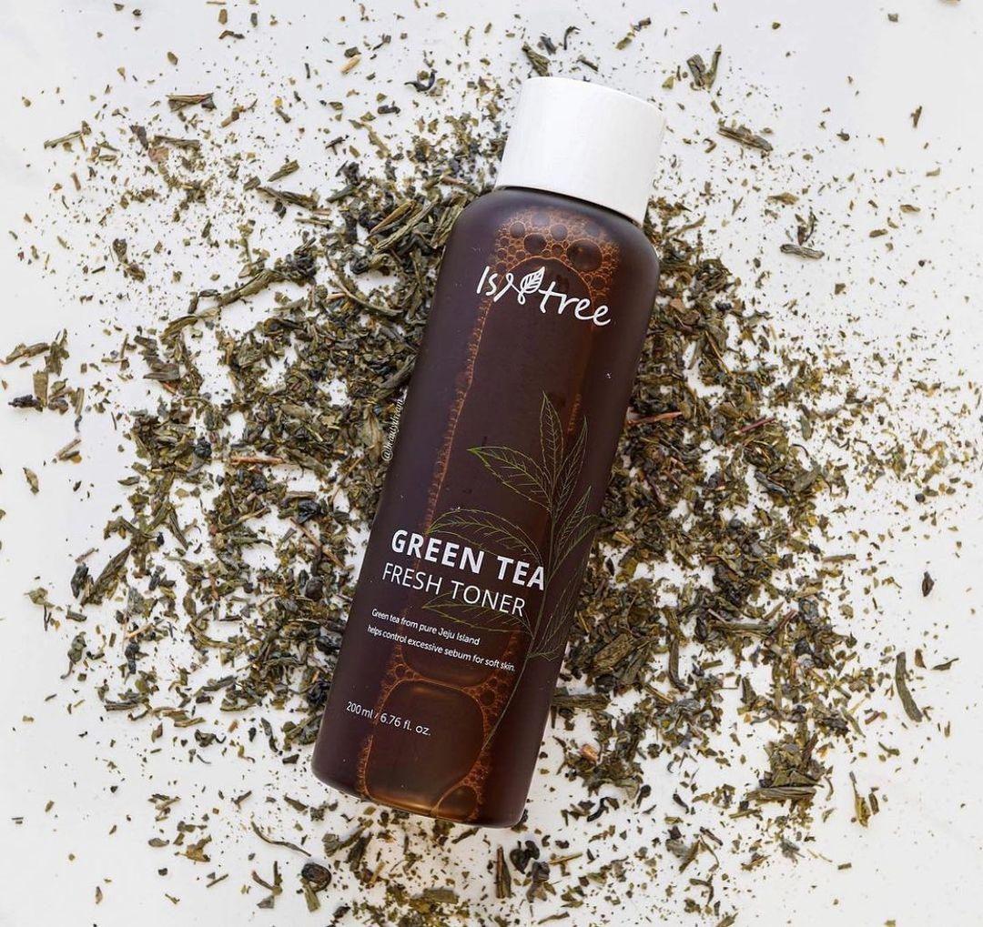 ISNTREE Green Tea Fresh Toner 200ml - Oil Control & Hydrating Facial Toner for Oily & Combination Skin | Korean Skincare for Pore Minimizing & Soothing | Daily Use & Travel Friendly