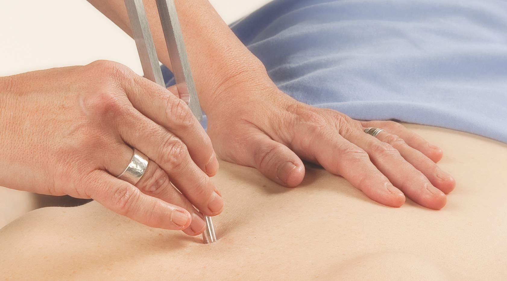 Ohm Therapeutics Luna™ Octave Set - 210.42Hz & 105.21Hz Tuning Forks for Professional Bodywork, Sound Healing Therapy & Energy Balancing - Perfect for Massage Therapists, Reiki Practitioners & Meditation Sessions
