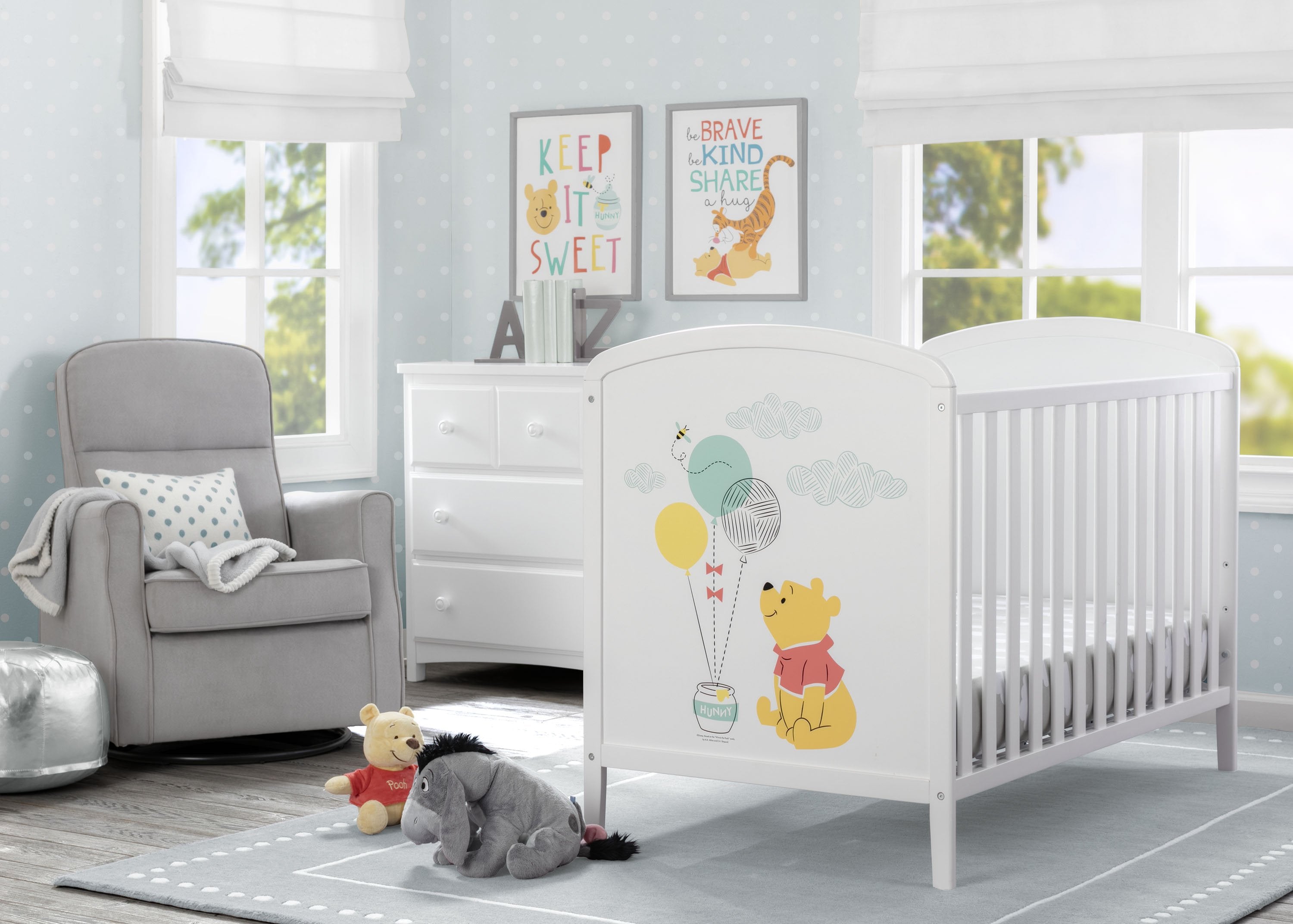 Disney Winnie The Pooh 3-in-1 Convertible Baby Crib - Nursery Furniture for Boys & Girls - Transforms from Crib to Toddler Bed to Daybed - Perfect for Nursery, Bedroom & Kids Room Decor