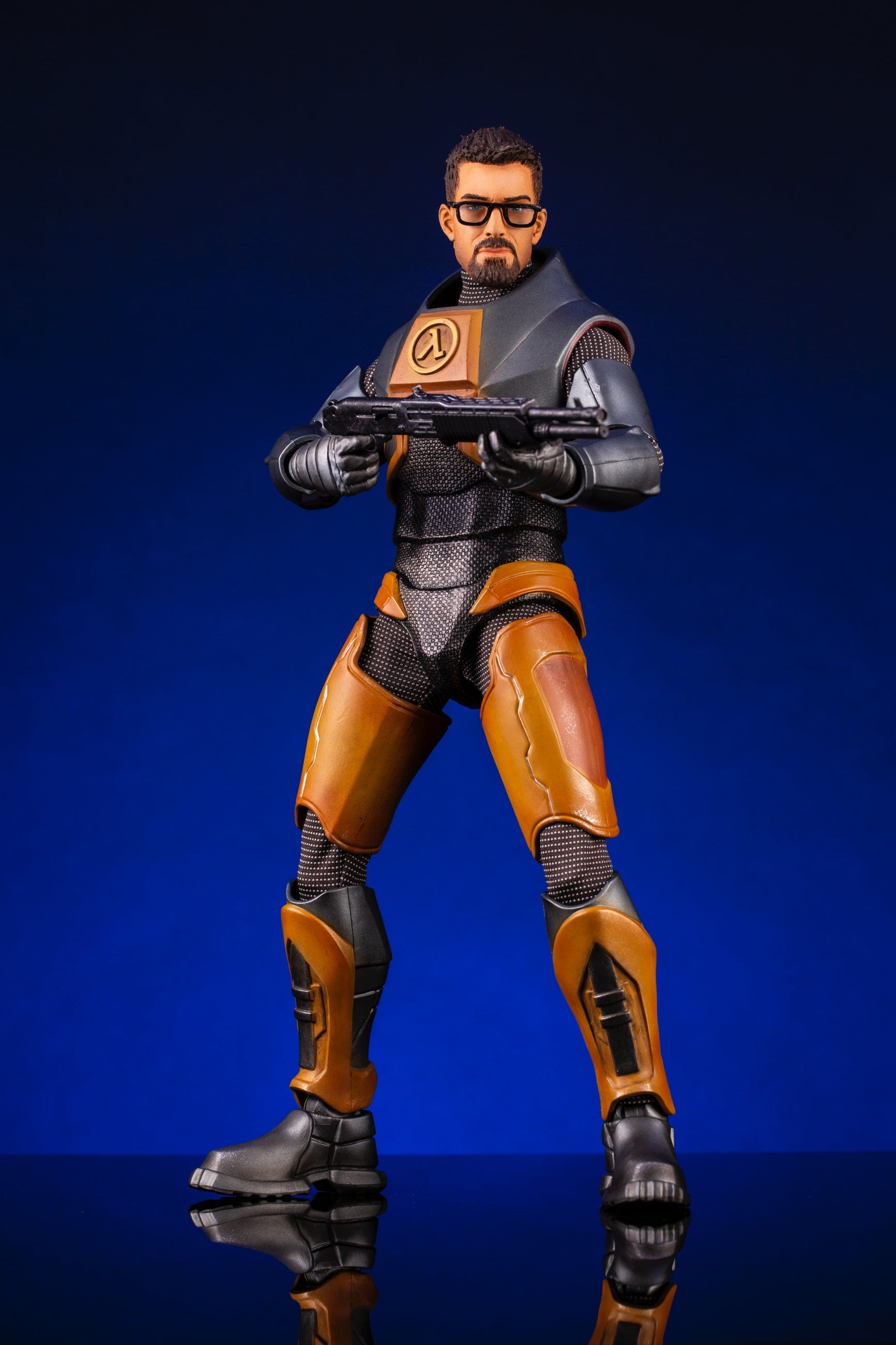 Half Life - Gordon Freeman 1/6 Scale Collectible Action Figure for Gamers & Fans | Perfect for Display, Cosplay & Gaming Room Decor