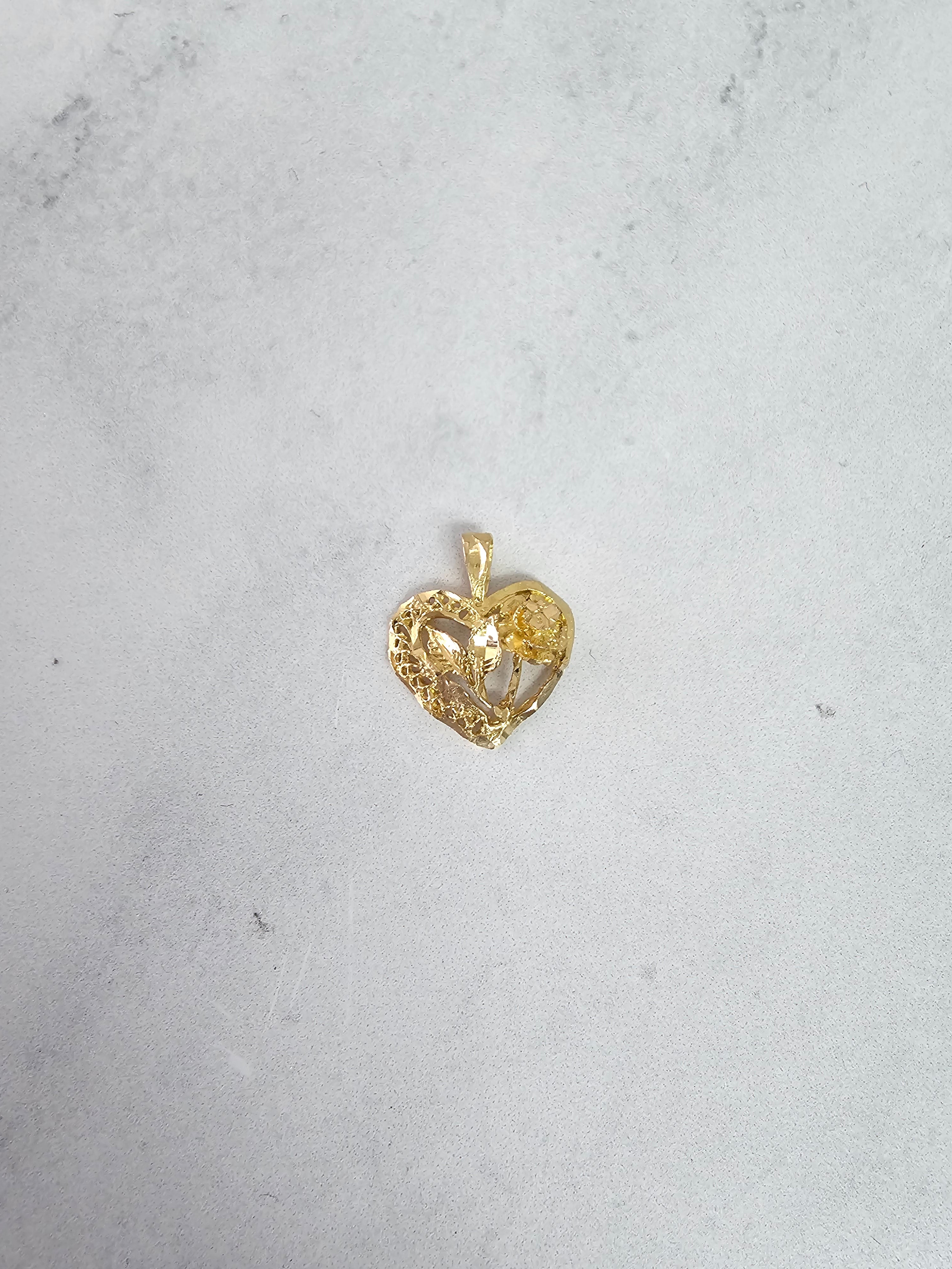 Heart Shaped Pendant Necklace with Floral Design & Diamond Cuts - Perfect for Valentine's Day Gifts, Anniversary Presents & Romantic Occasions