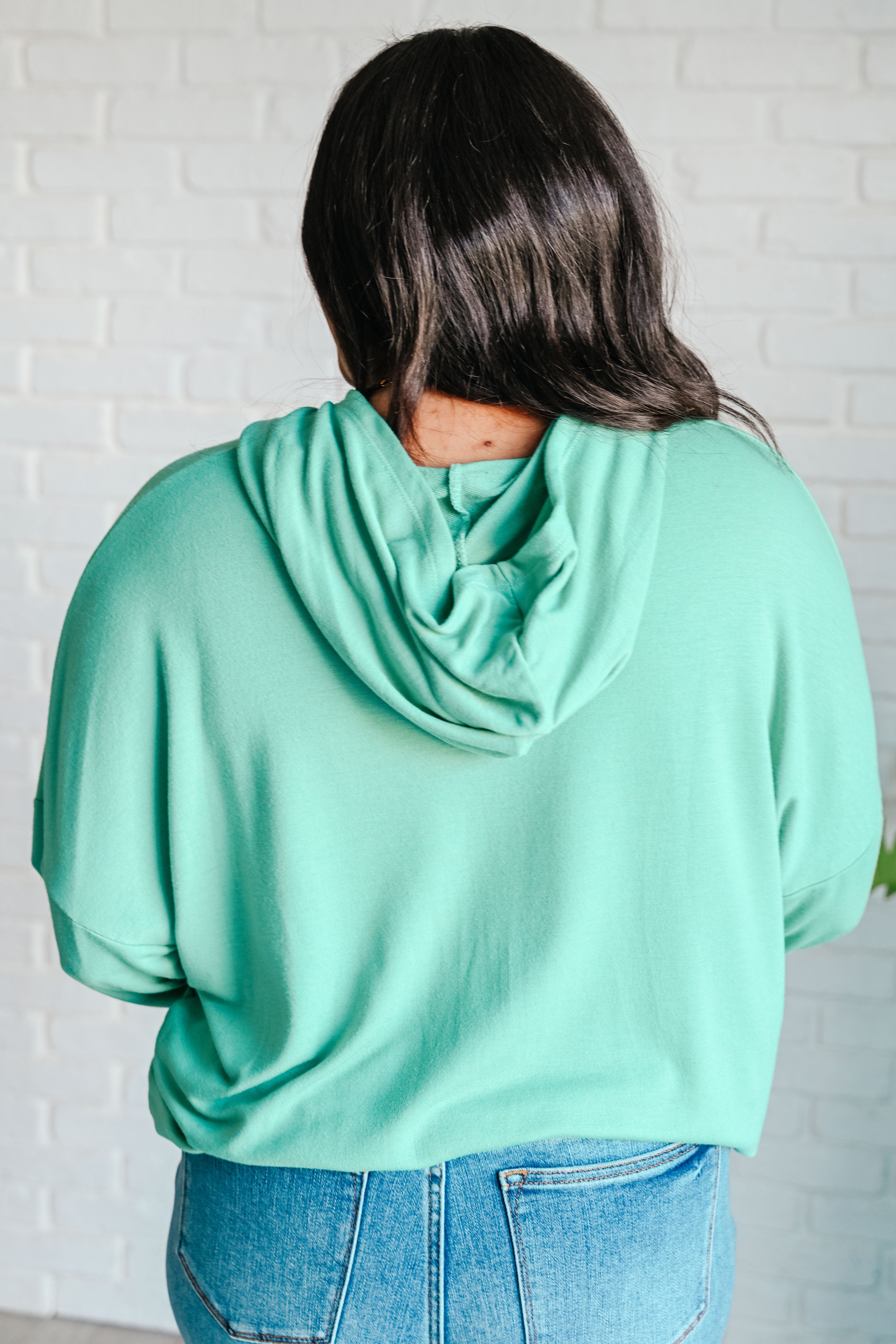 Stylish Mint Green Hooded Pullover for Men & Women - Urban Fashion Sweatshirt for Casual Wear, Street Style, and Outdoor Activities